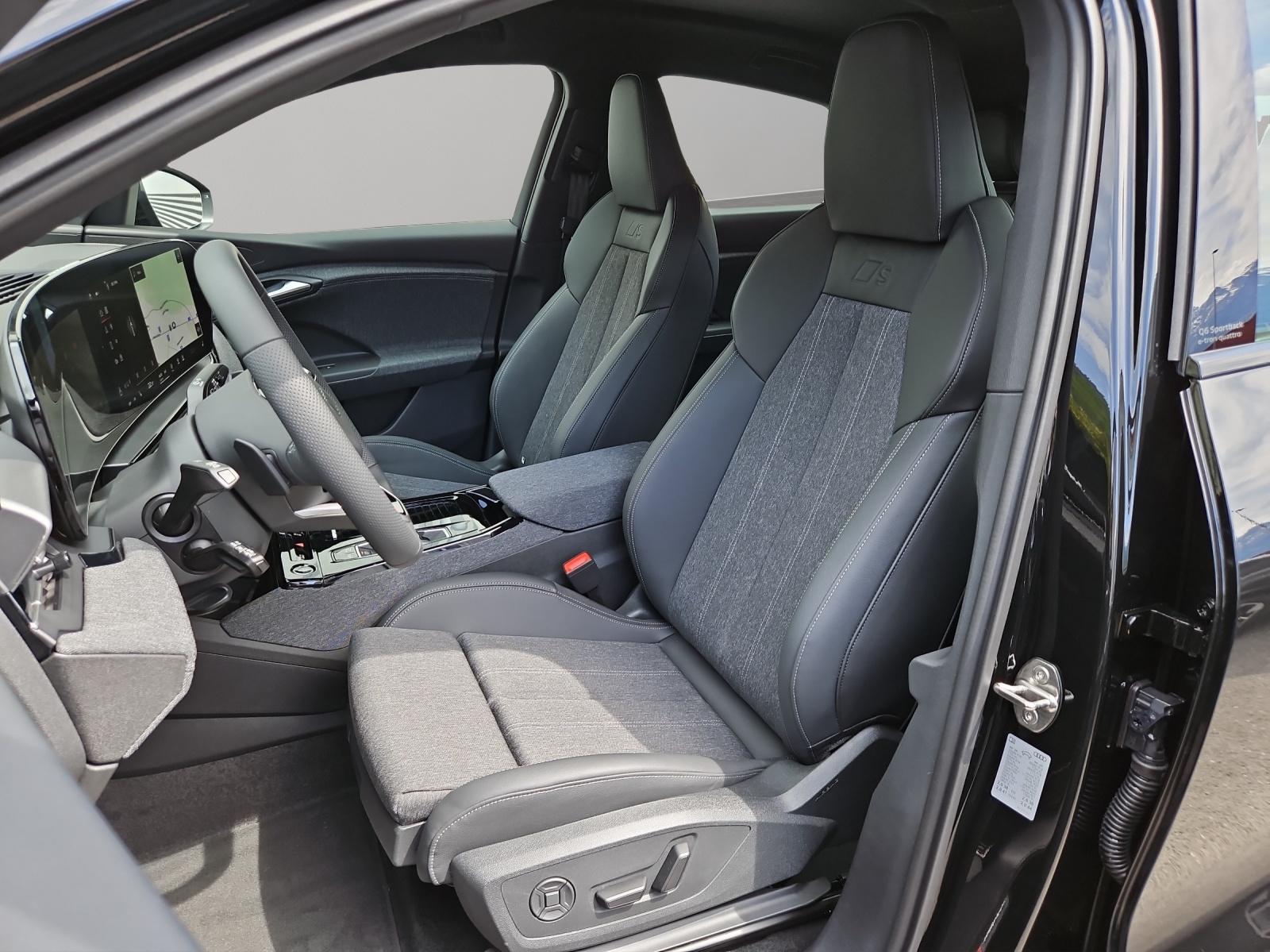 AUDI Q6 Sportback e-tron quattro-image-7