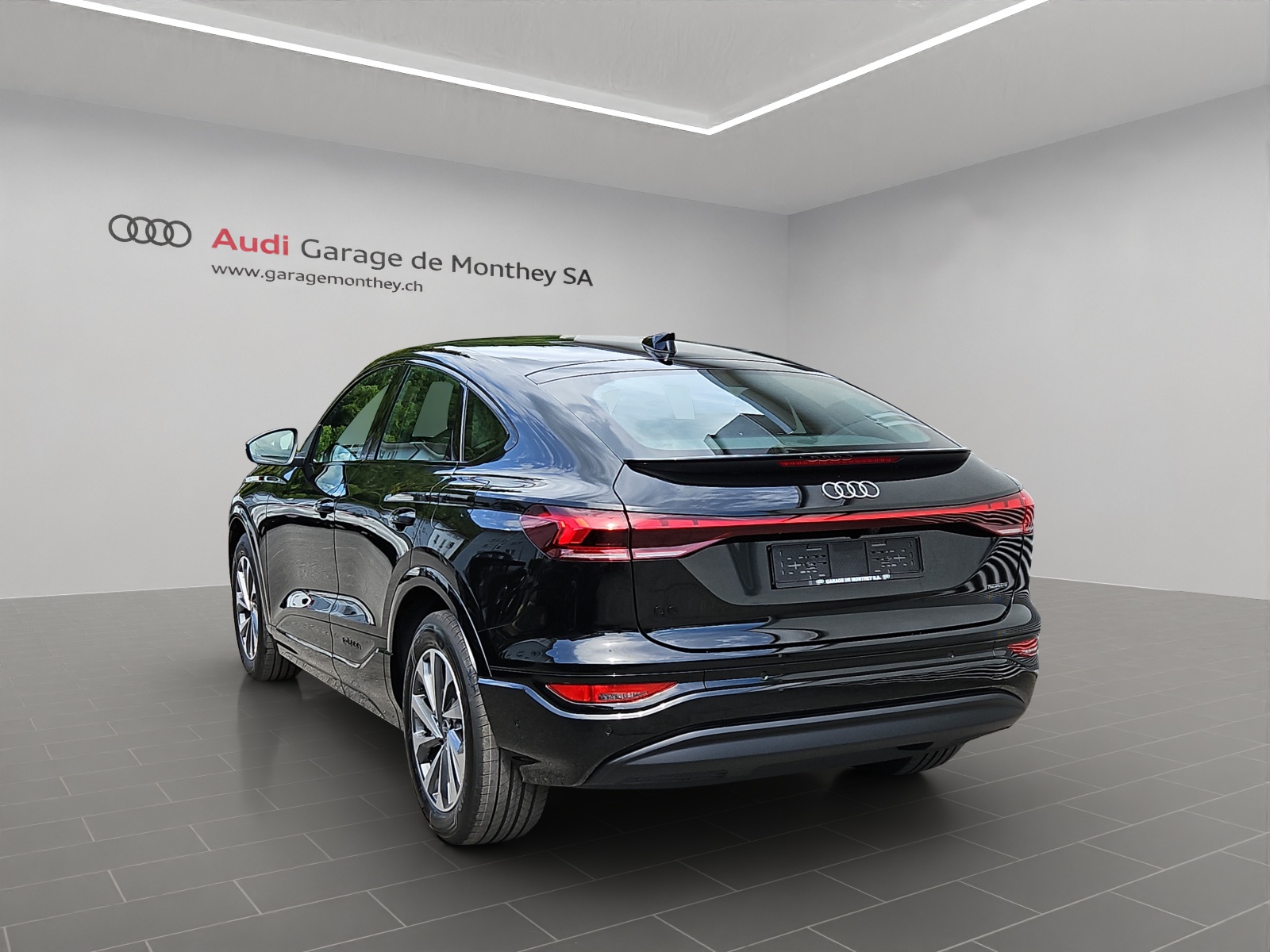 AUDI Q6 Sportback e-tron quattro-image-1