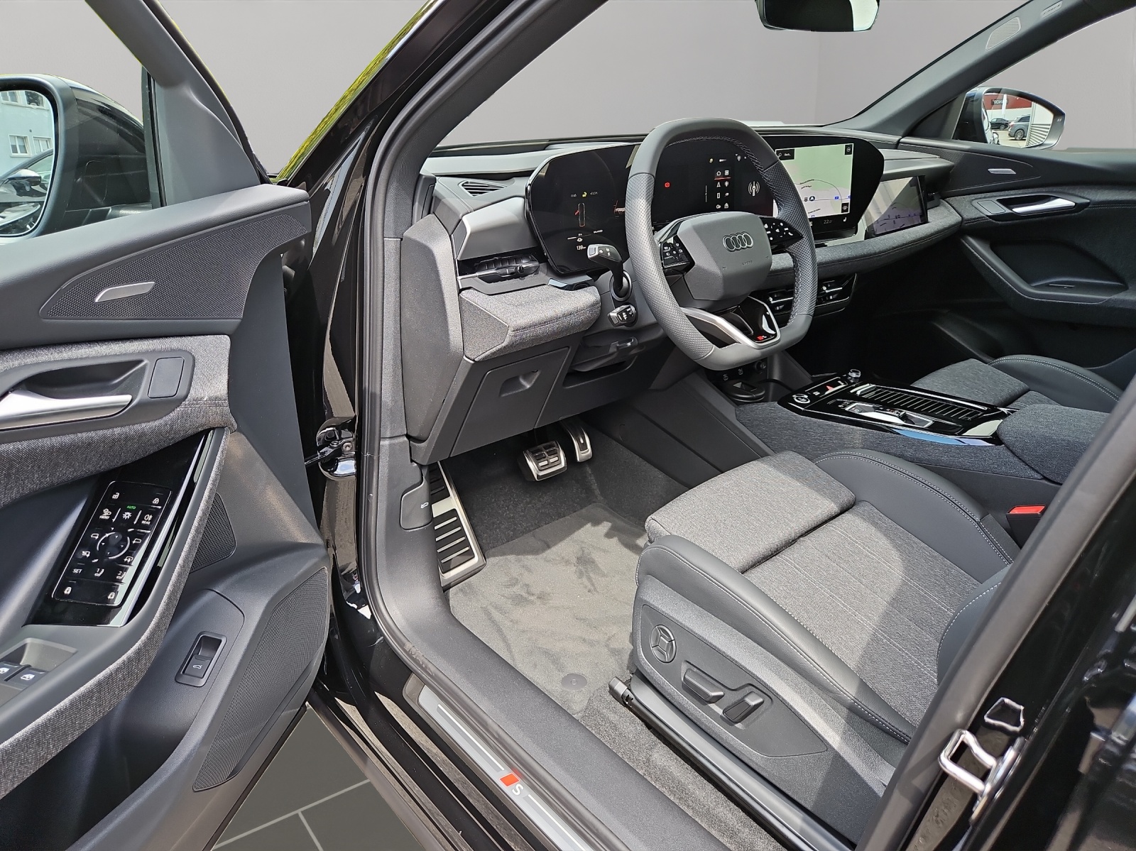 AUDI Q6 Sportback e-tron quattro-image-6