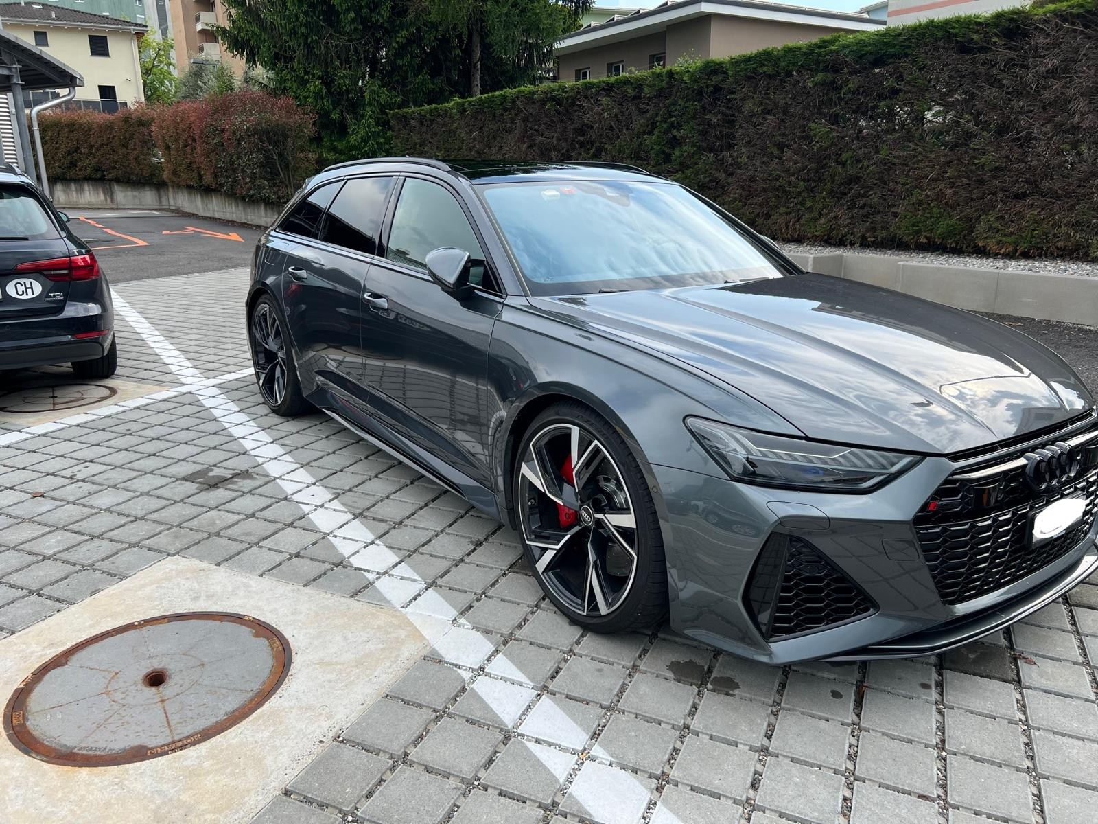 AUDI RS6 Avant 4.0 TFSI V8 quattro-image-1