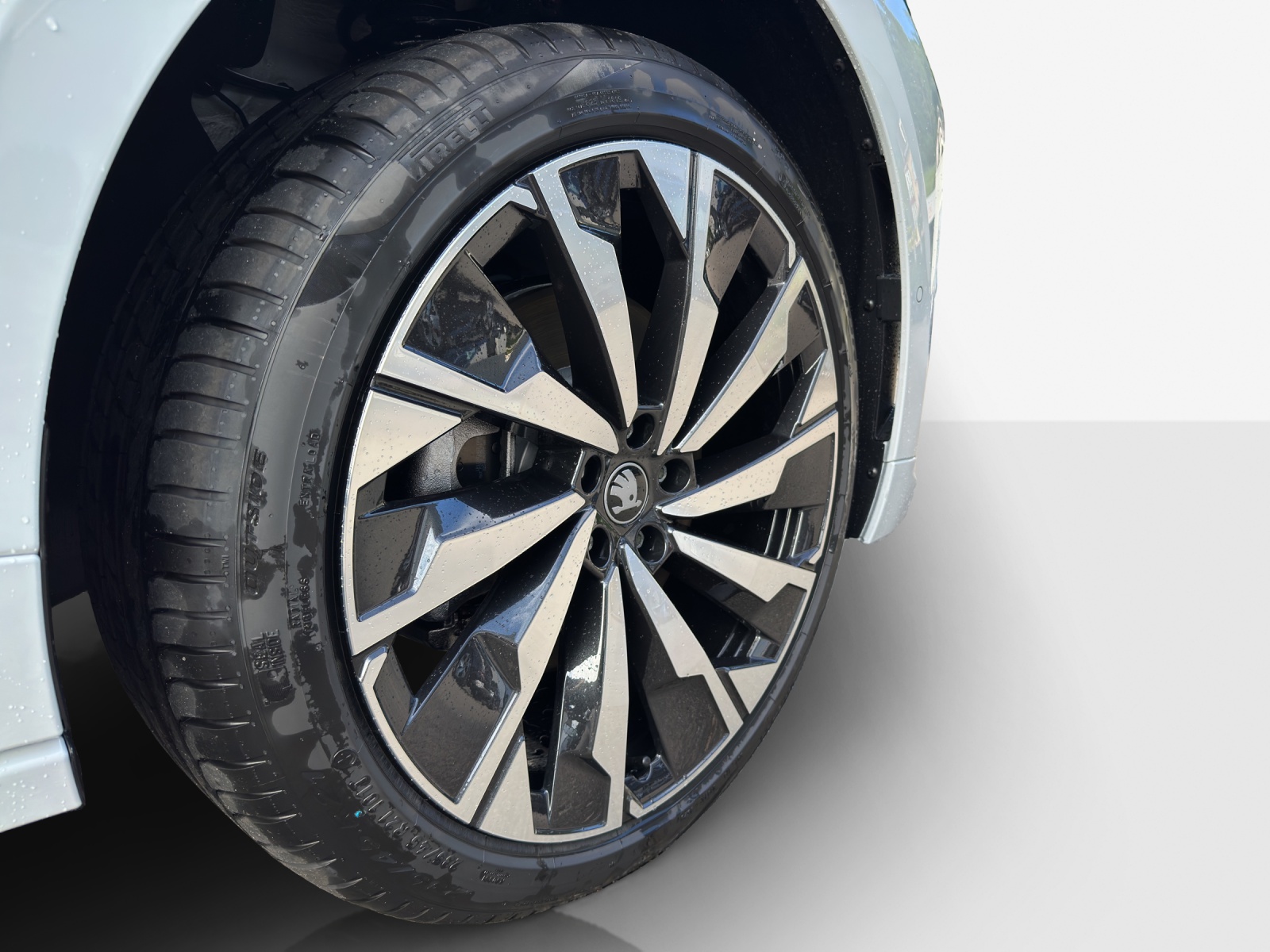 SKODA Enyaq Coupé Sportline 4x4-image-14