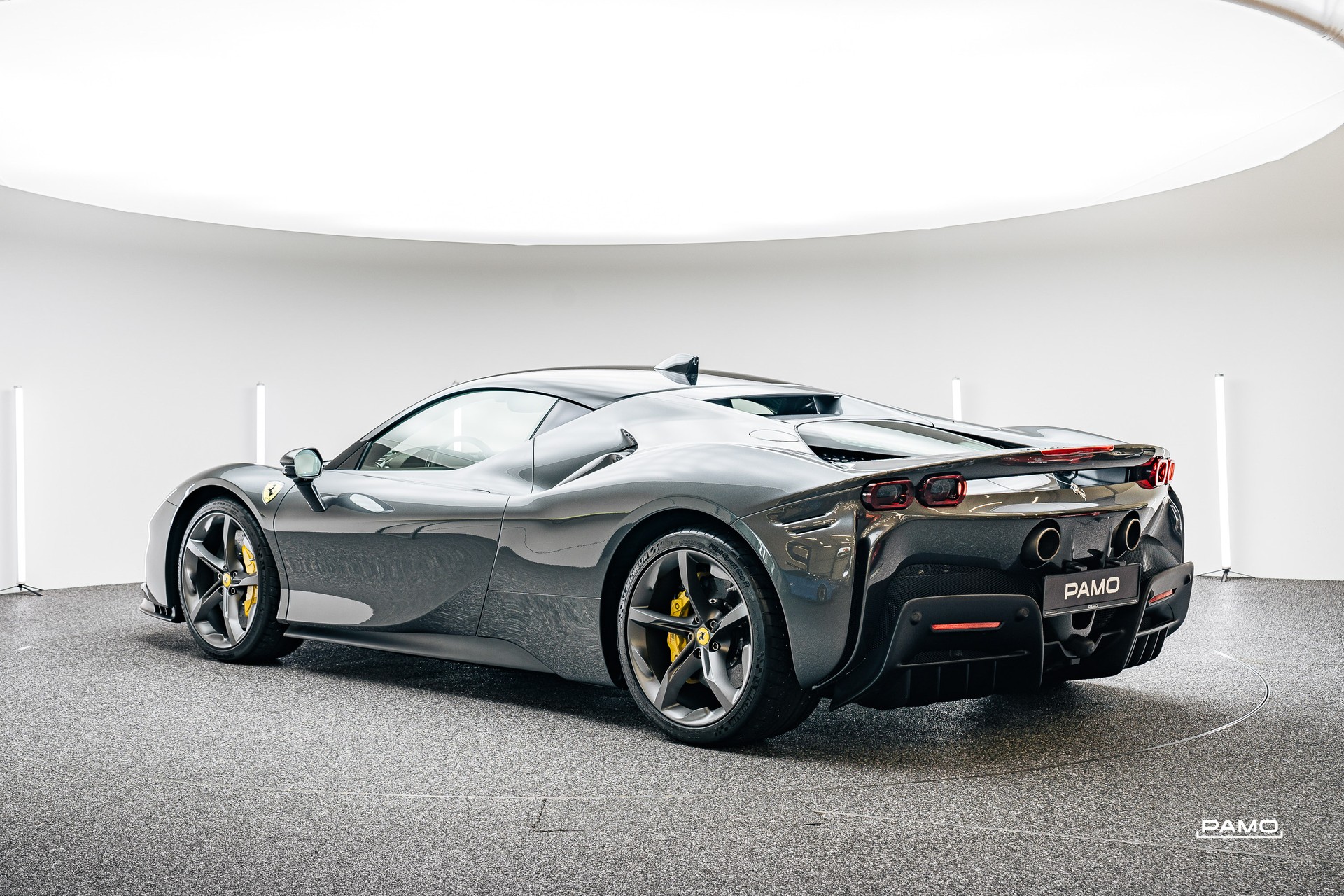 FERRARI SF90 Stradale-showroom-element-3