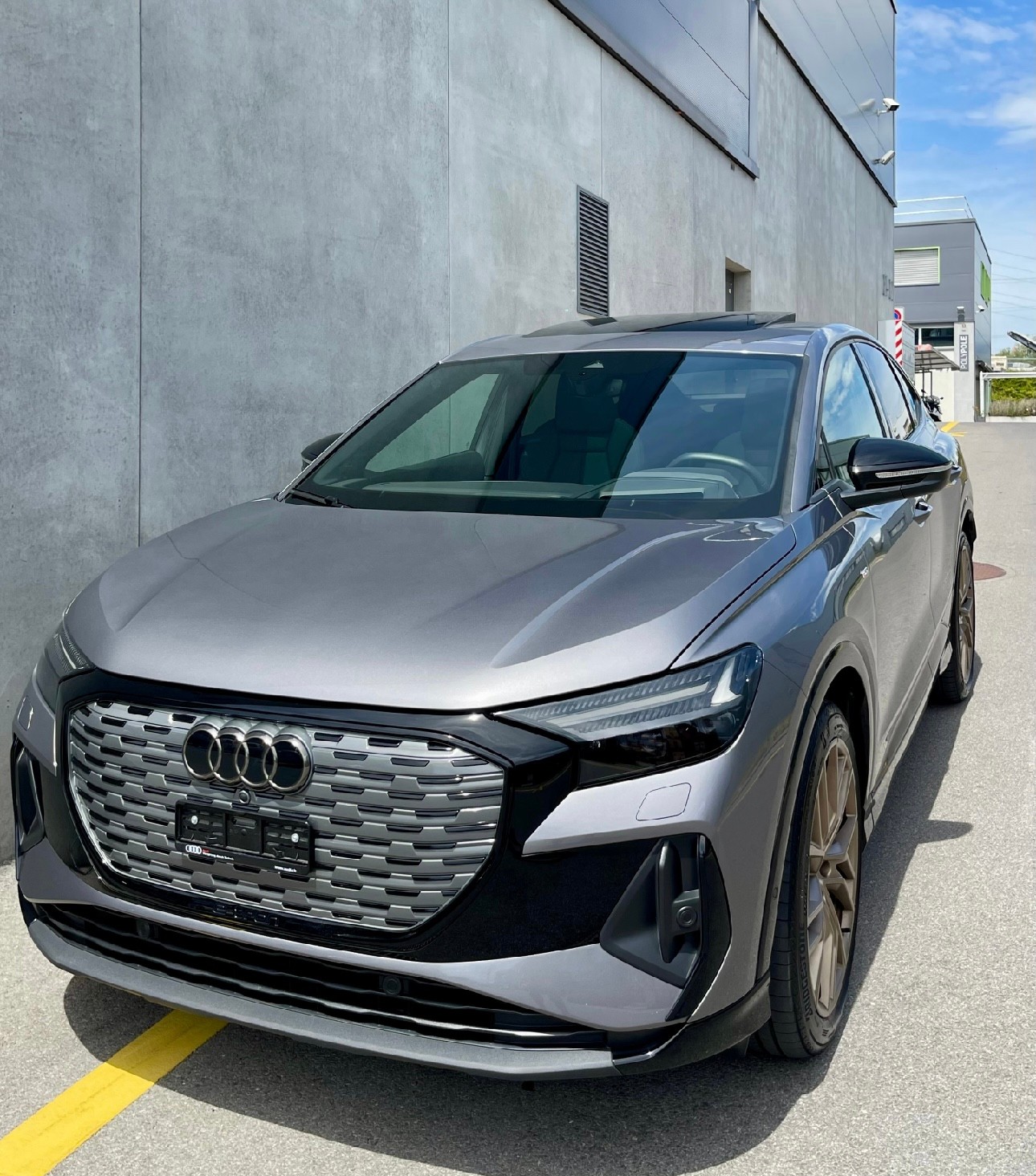 AUDI Q4 Sportback e-tron 50 quattro-image-2