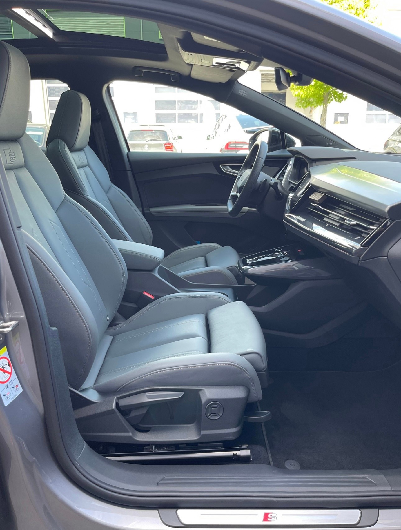 AUDI Q4 Sportback e-tron 50 quattro-image-4
