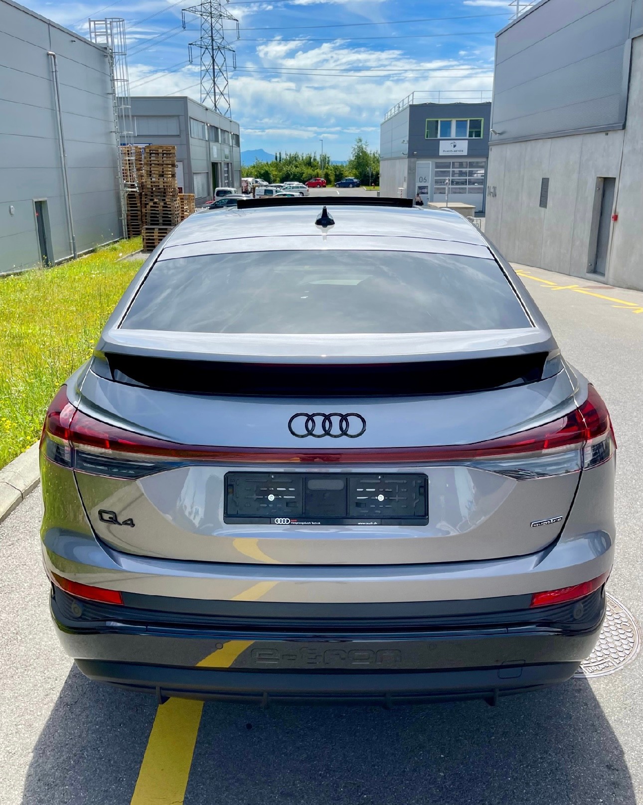 AUDI Q4 Sportback e-tron 50 quattro-image-3