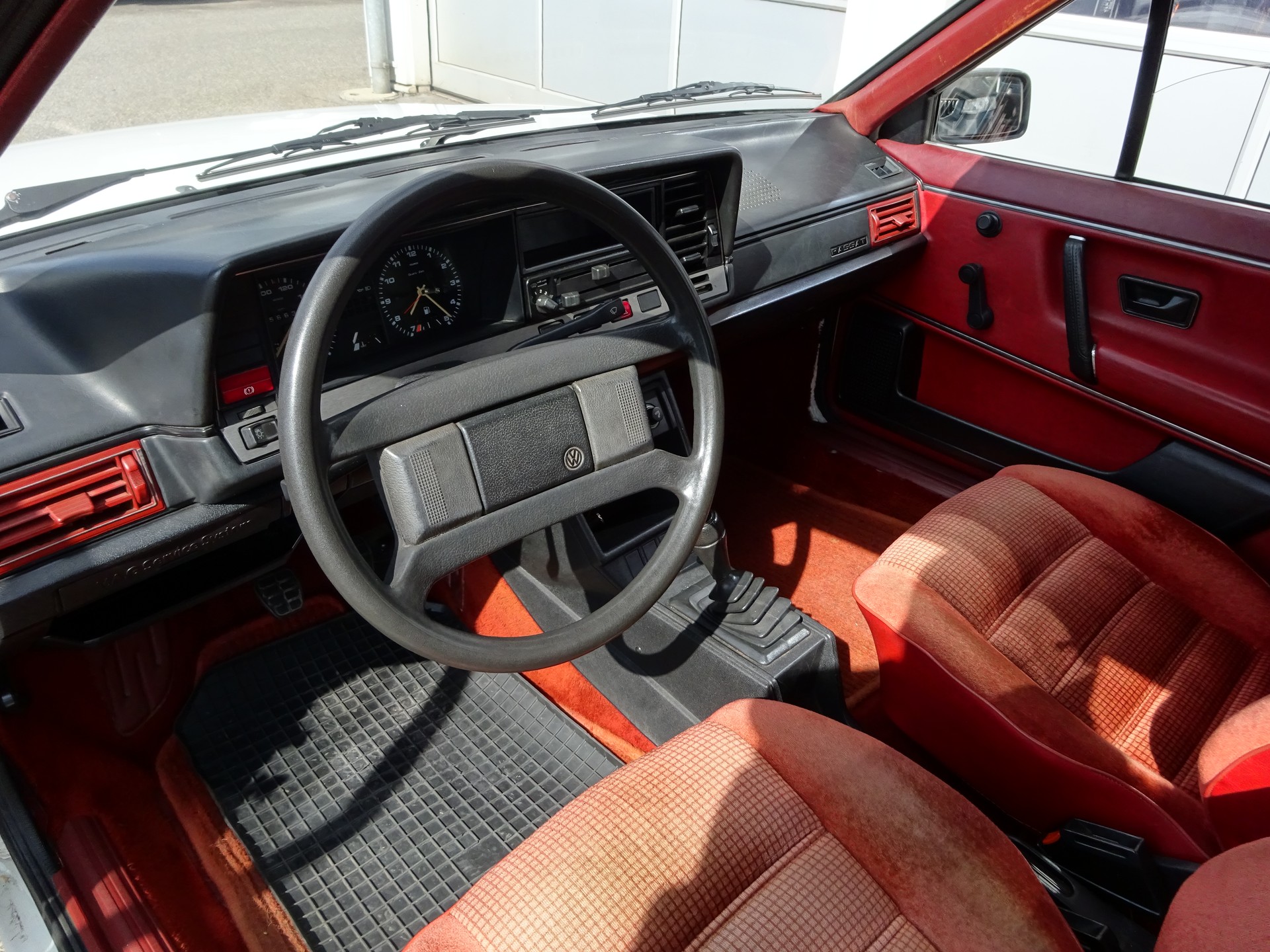 VW PASSAT-image-6