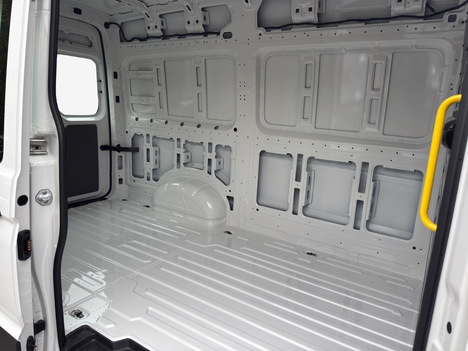 VW Crafter 35 2.0 TDI Entry L3-image-11