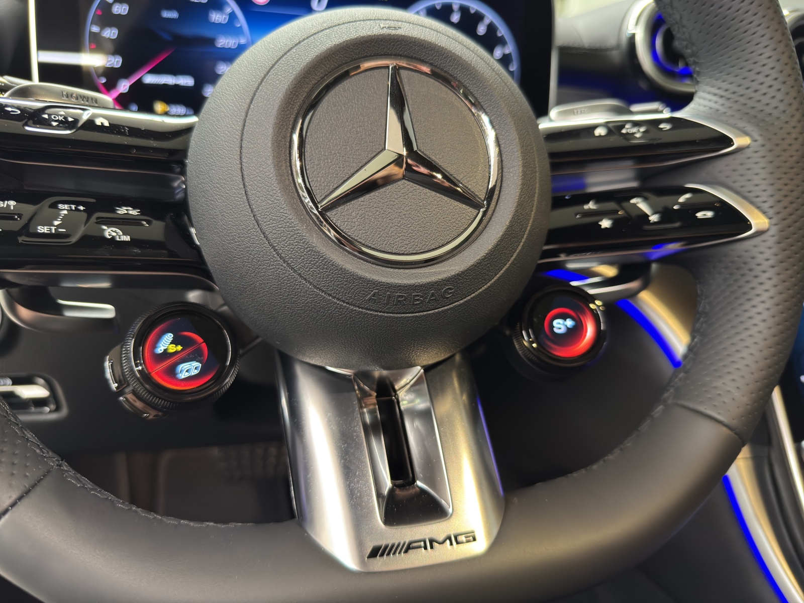 MERCEDES-BENZ AMG C 43 4Matic Executive Edition-image-15