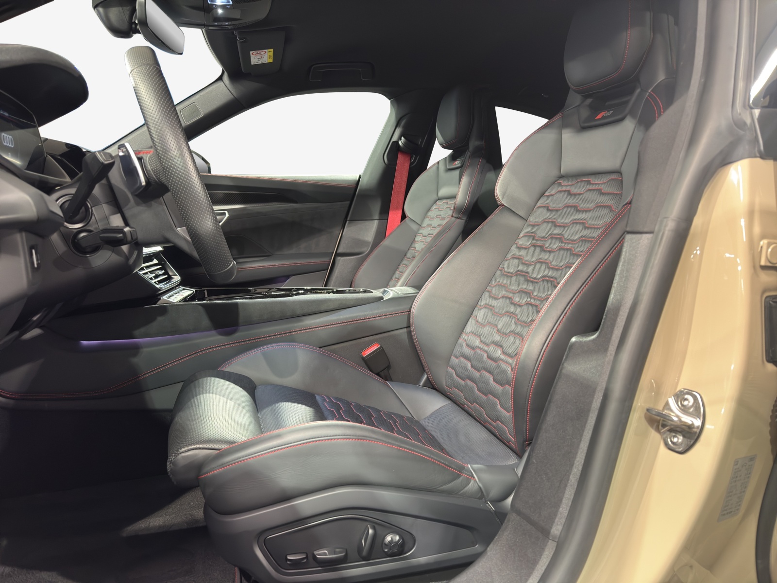 AUDI RS e-tron GT quattro-image-8
