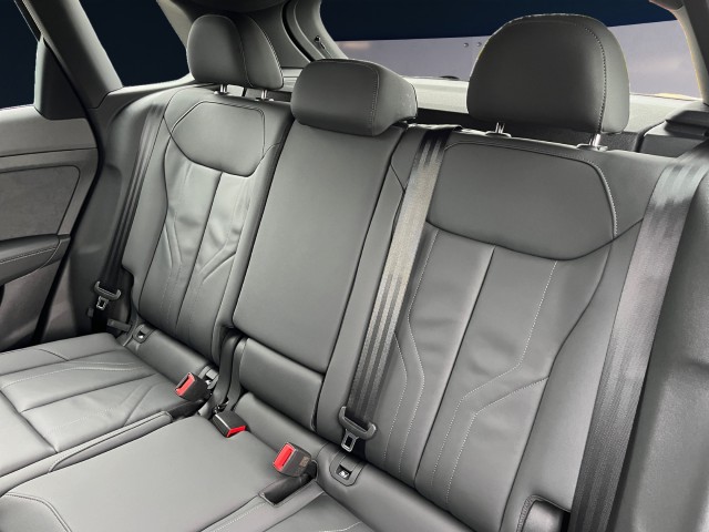 AUDI Q3 SUV 110 kW TFSI S tronic-image-15