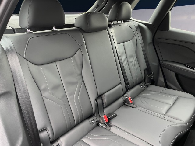 AUDI Q3 SUV 110 kW TFSI S tronic-image-17