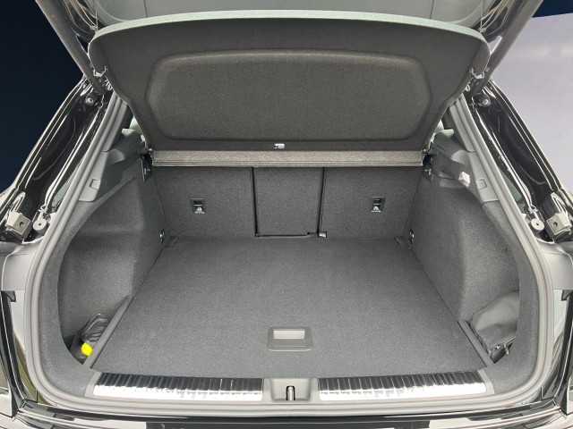 AUDI Q3 SUV 110 kW TFSI S tronic-image-18