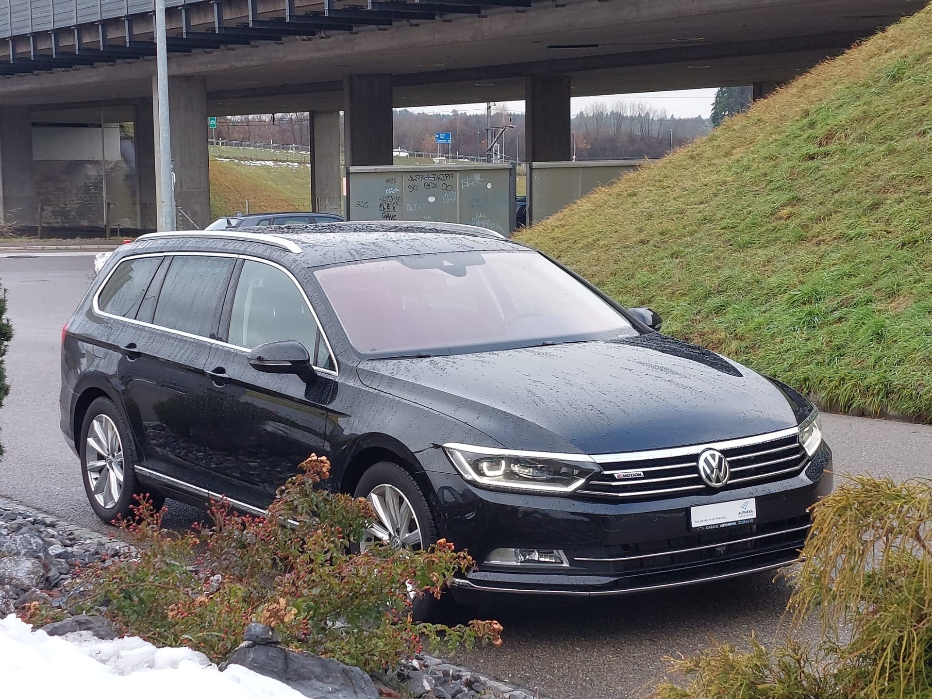 VW Passat Variant 2.0 TDI BMT High. DSG 4Motion-image-1