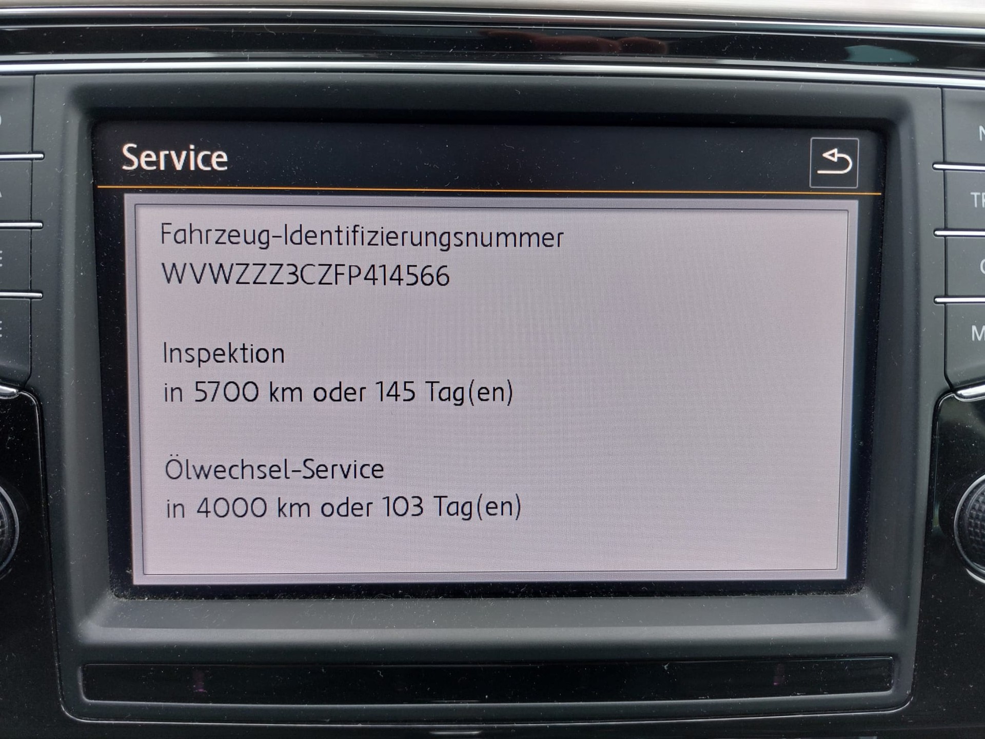 VW Passat Variant 2.0 TDI BMT High. DSG 4Motion-image-10