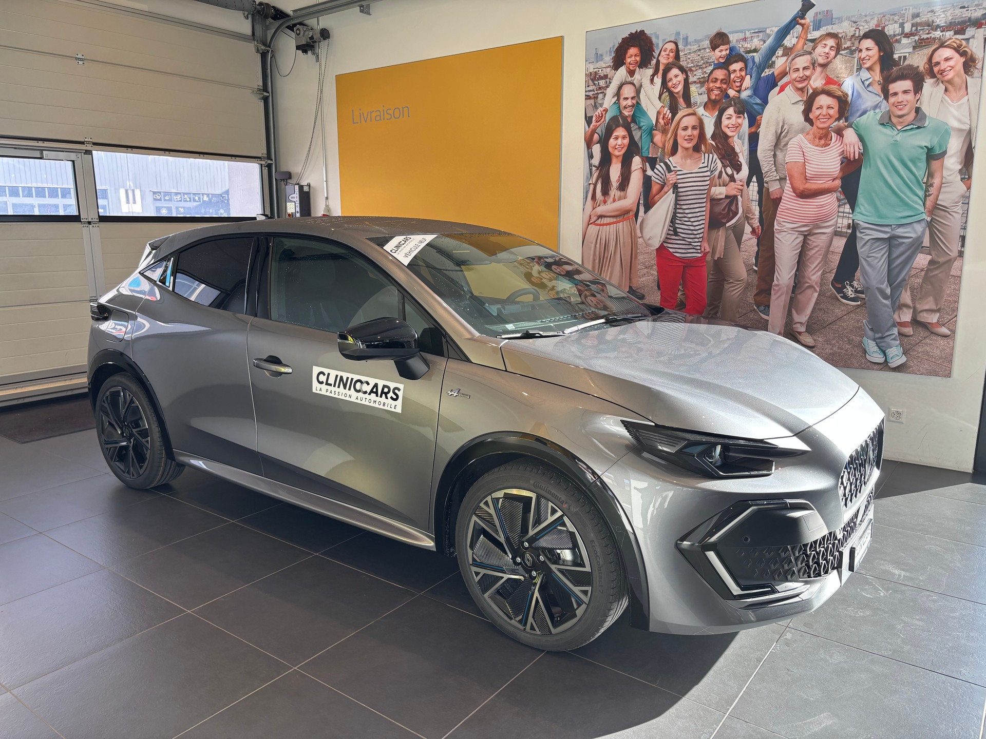 RENAULT New Clio 6 1.8 E-Tech Esprit Alpine-image-0