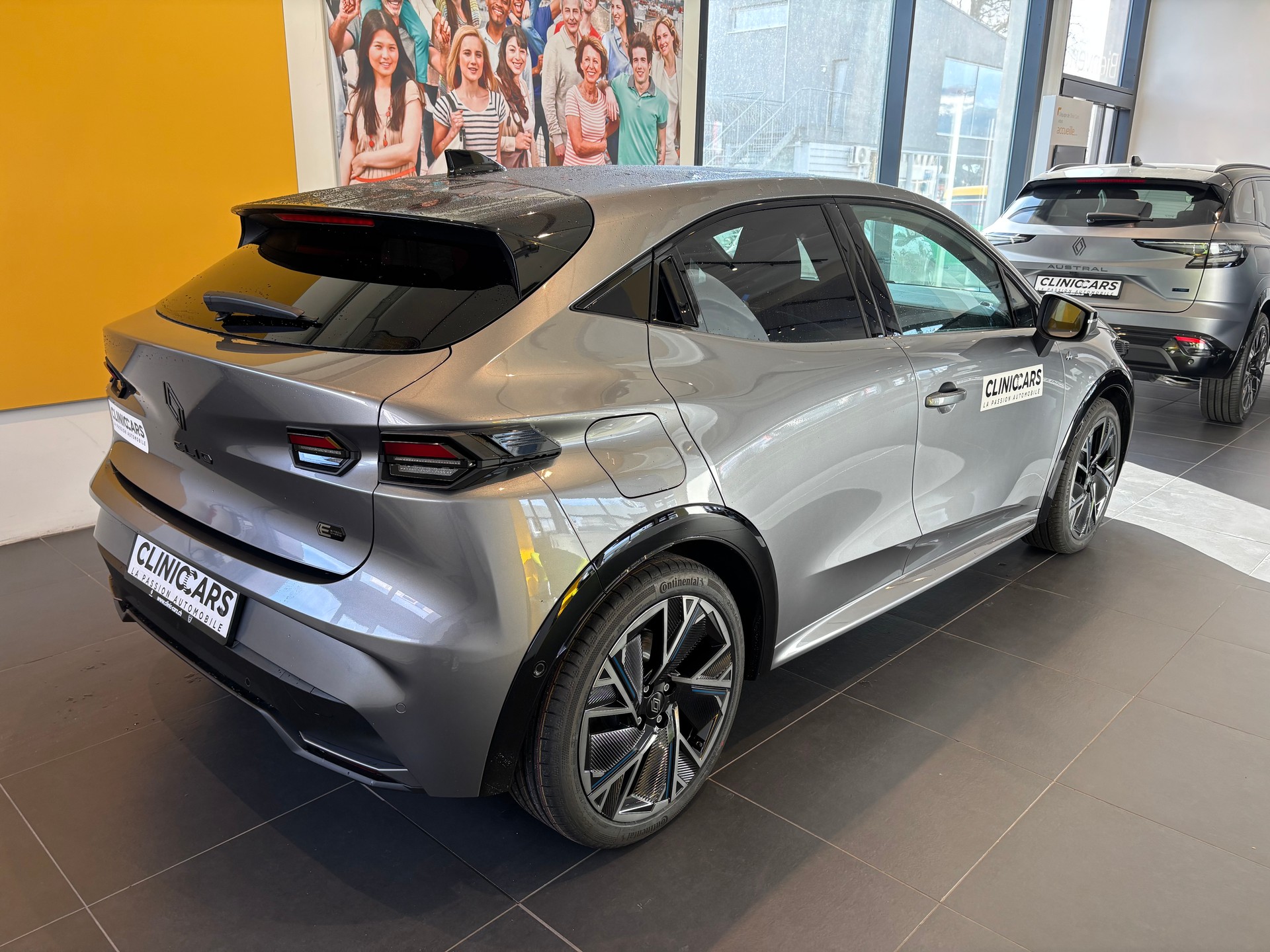 RENAULT New Clio 6 1.8 E-Tech Esprit Alpine-image-4