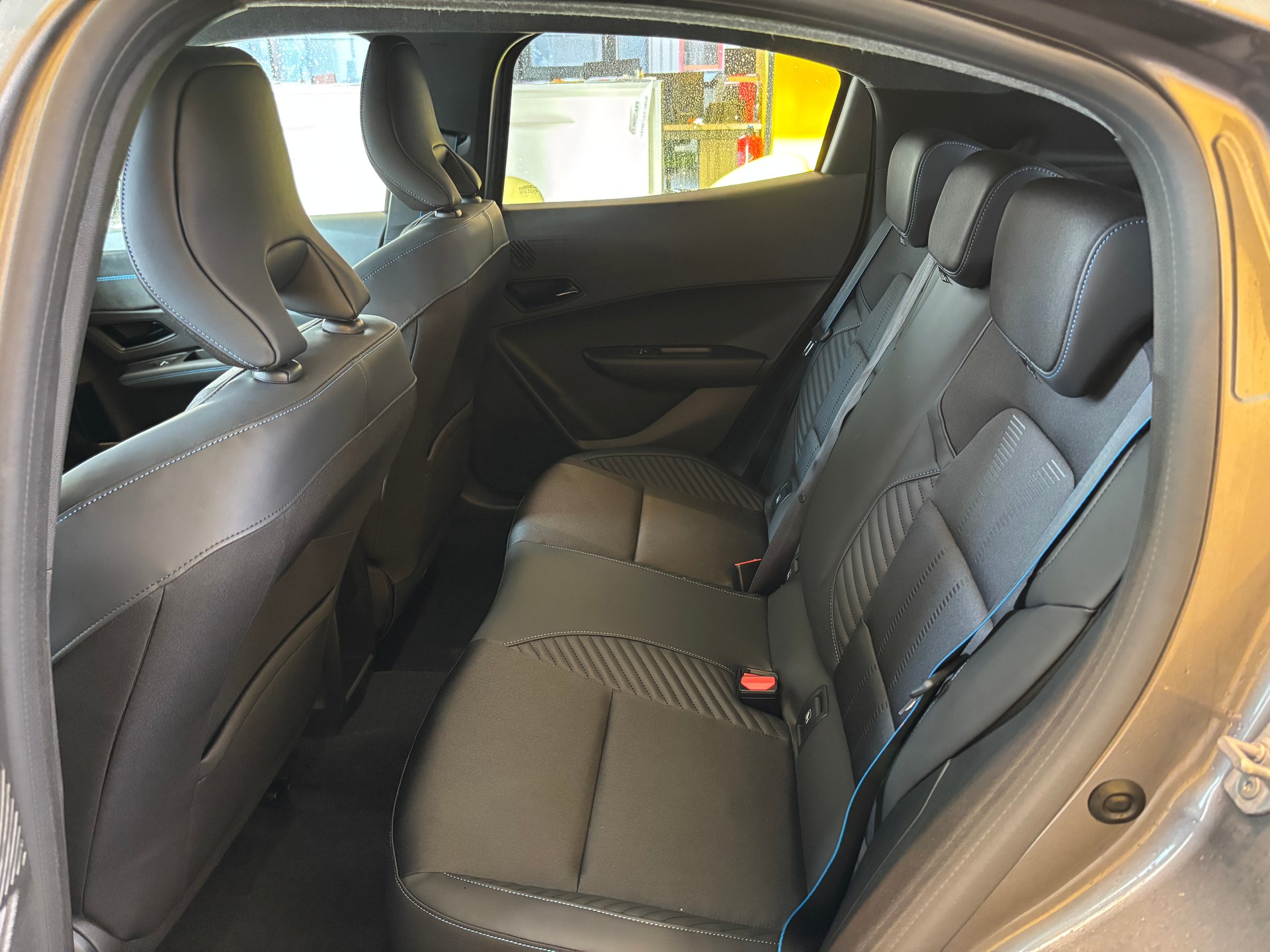 RENAULT New Clio 6 1.8 E-Tech Esprit Alpine-image-9