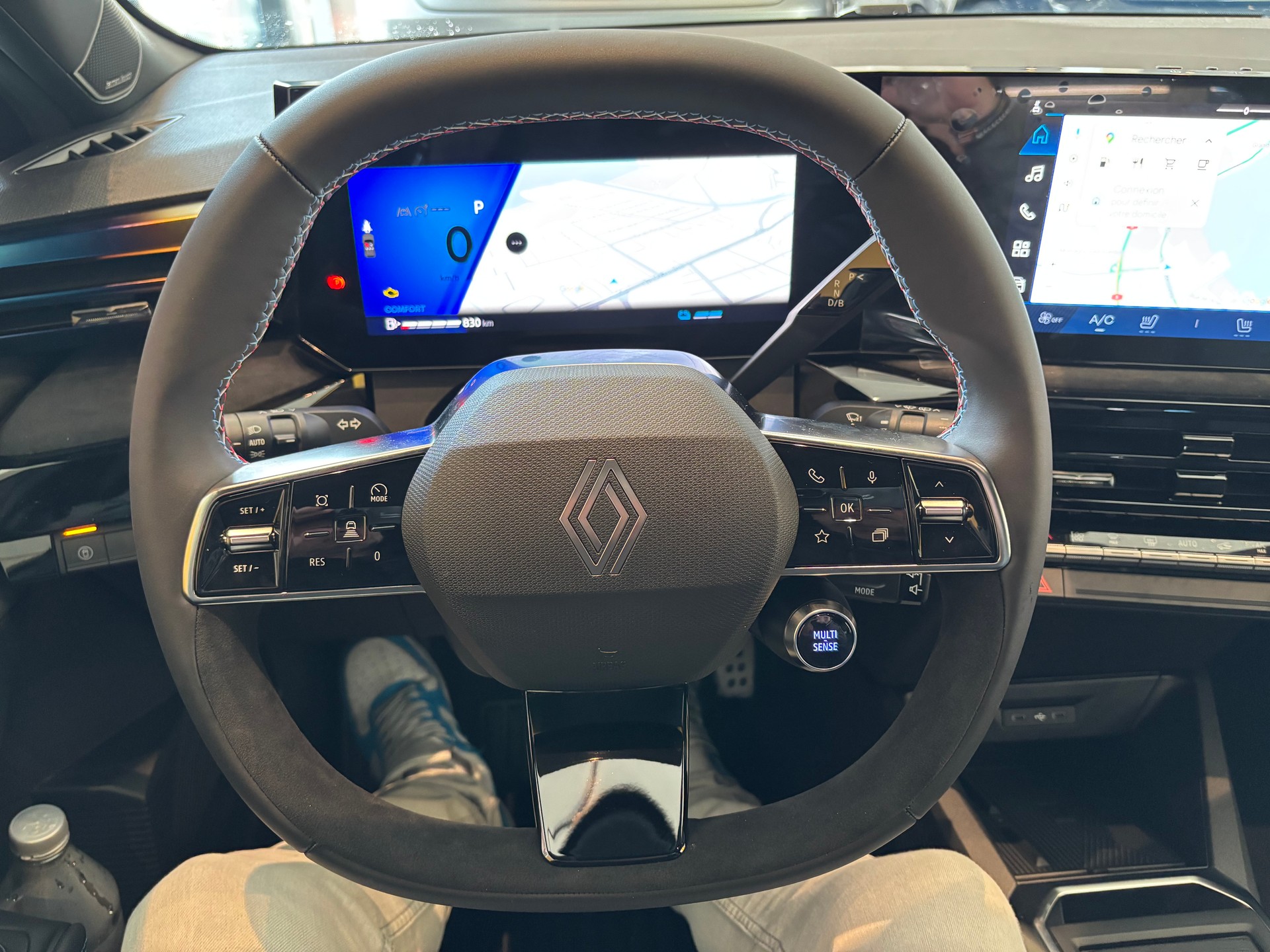 RENAULT New Clio 6 1.8 E-Tech Esprit Alpine-image-11