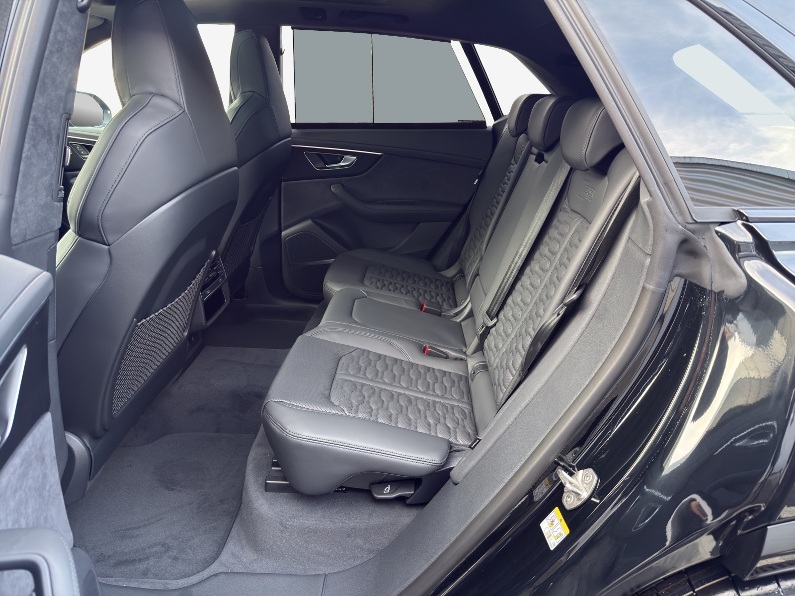 AUDI RSQ8 performance quattro-image-11