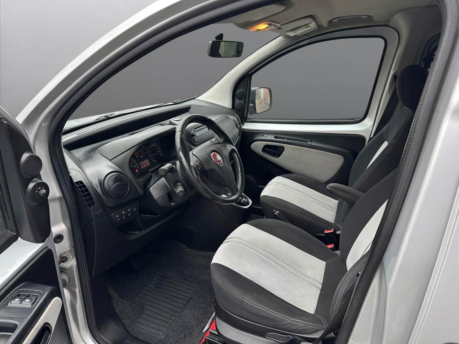 FIAT Qubo 1.3 JTD Active-image-8