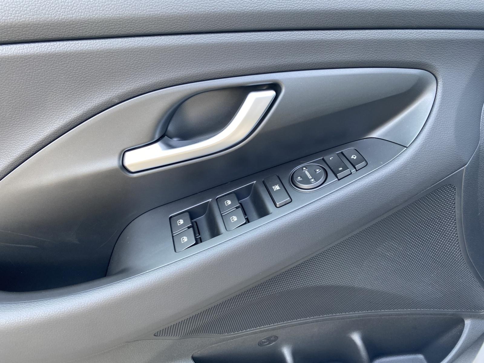 HYUNDAI i30 1.0 T-GDi Origo-image-14