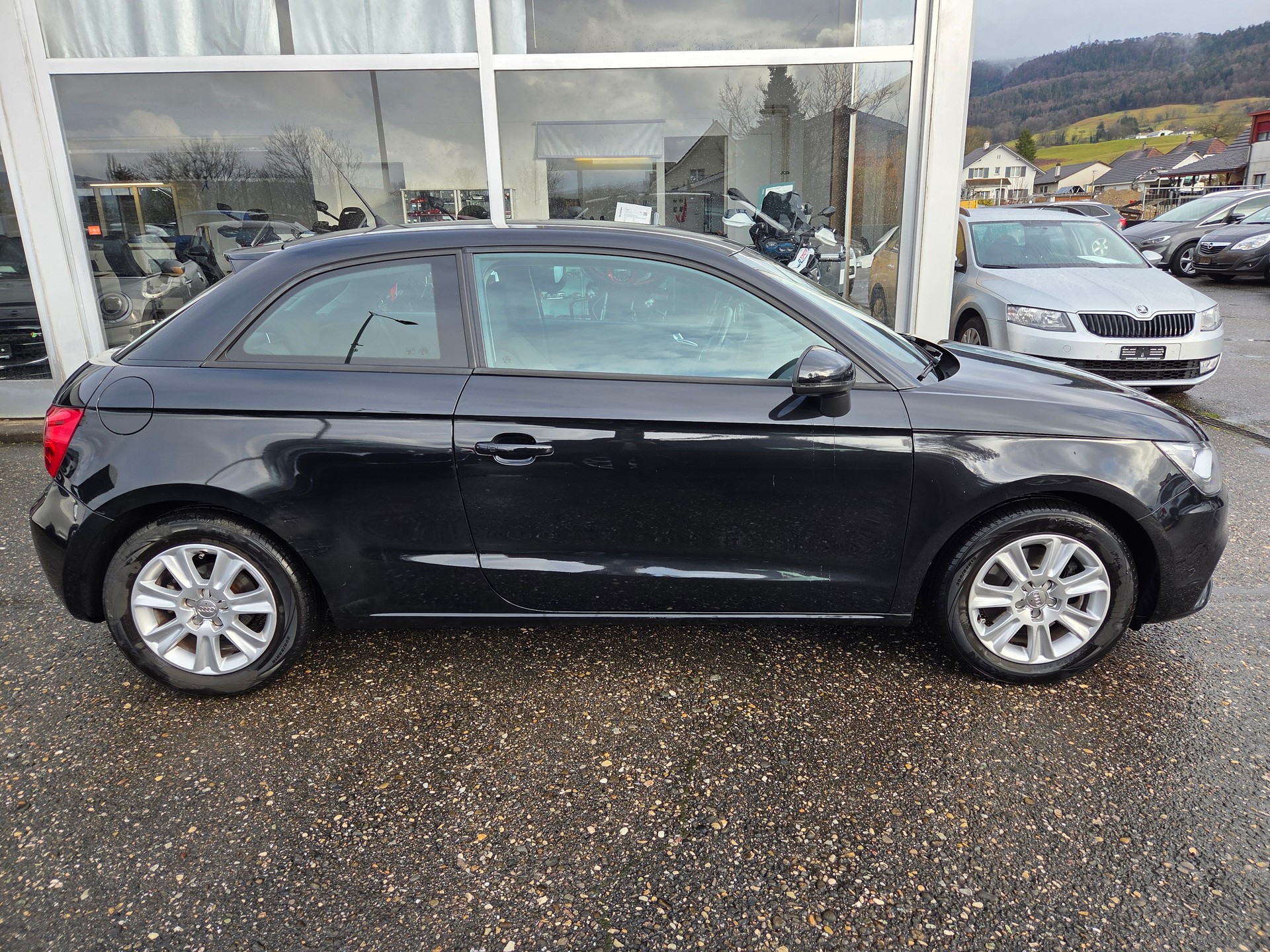 AUDI A1 1.6 TDI Attraction-image-6