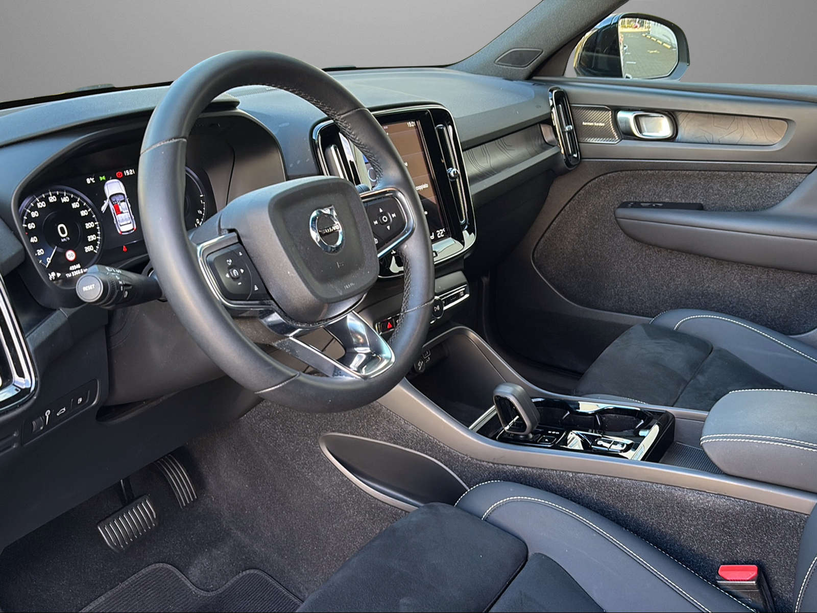 VOLVO XC40 T5 PHEV Ultimate Dark DCT-image-7