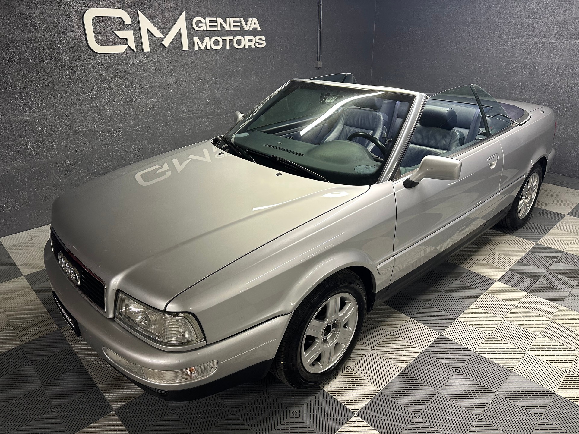 AUDI Cabriolet 2.6 E-image-1