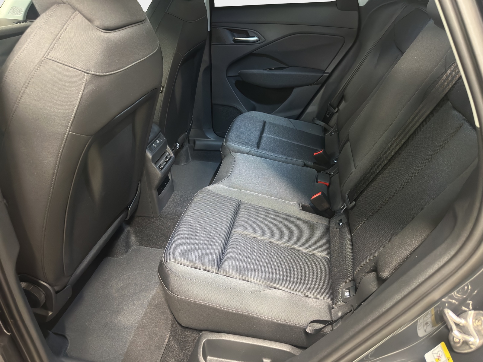 AUDI Q3 SUV 110 kW TFSI S tronic-image-11