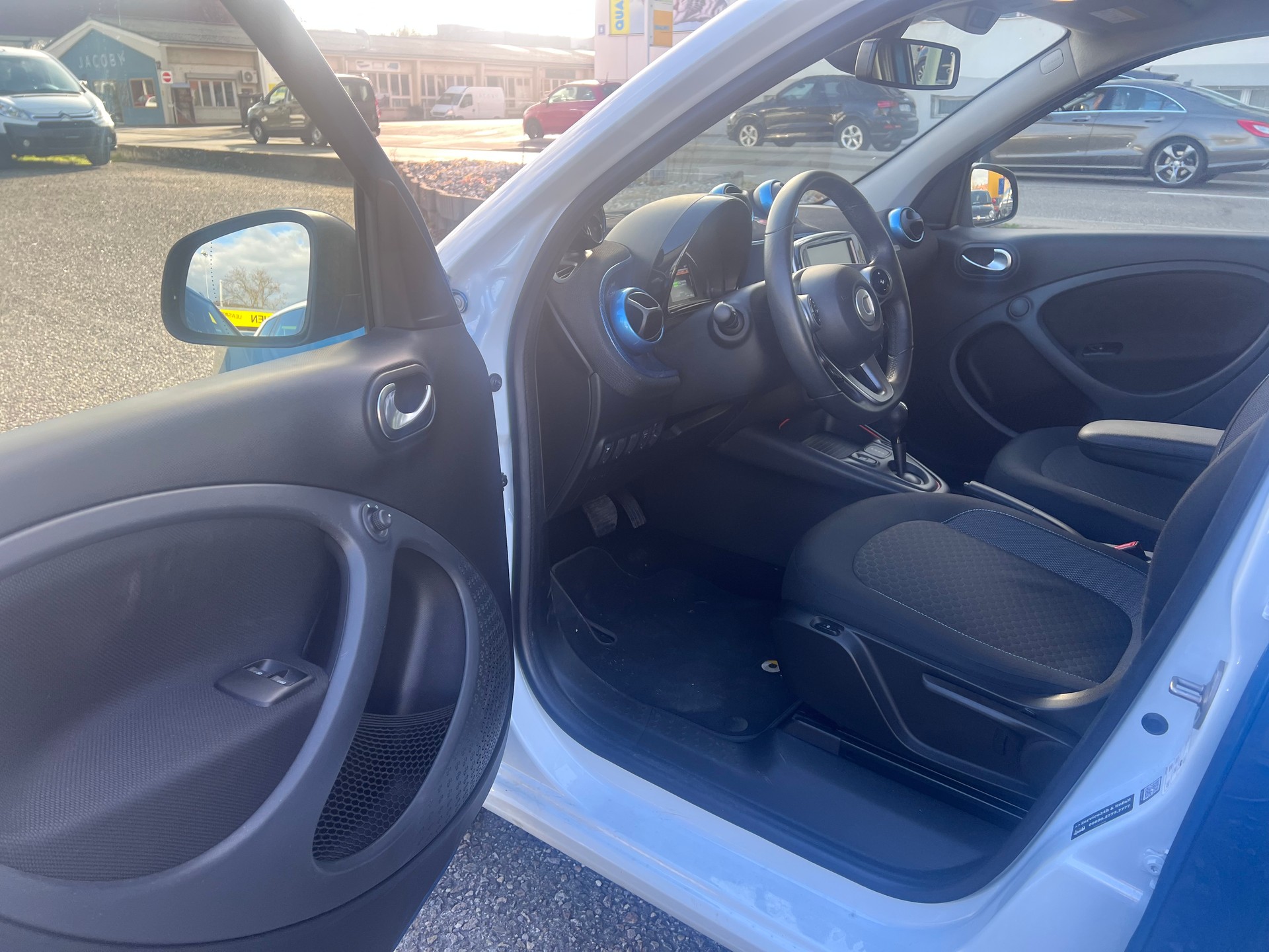 SMART forfour EQ-image-8