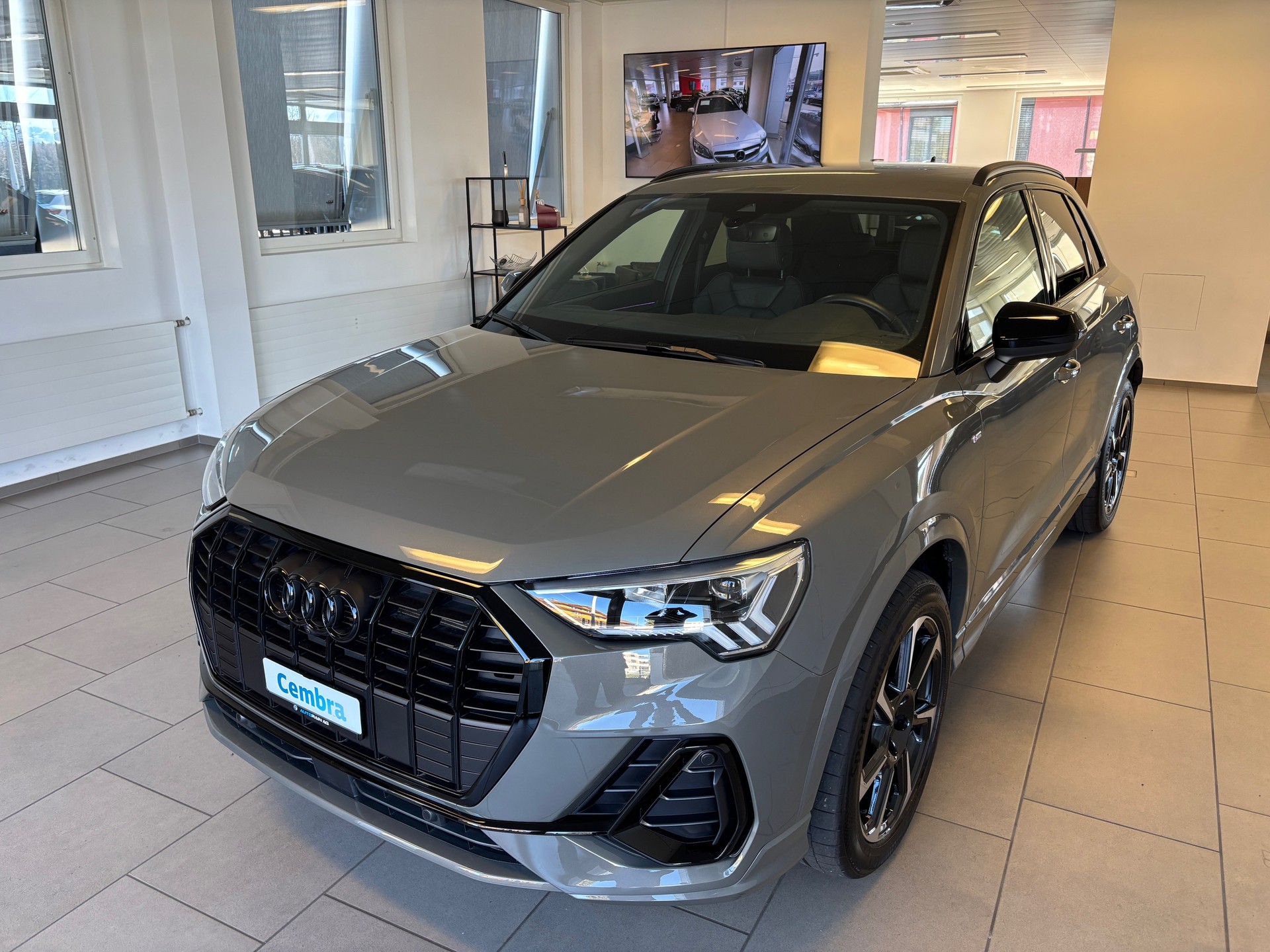 AUDI Q3 35 TFSI S line Attraction S-tronic-image-0