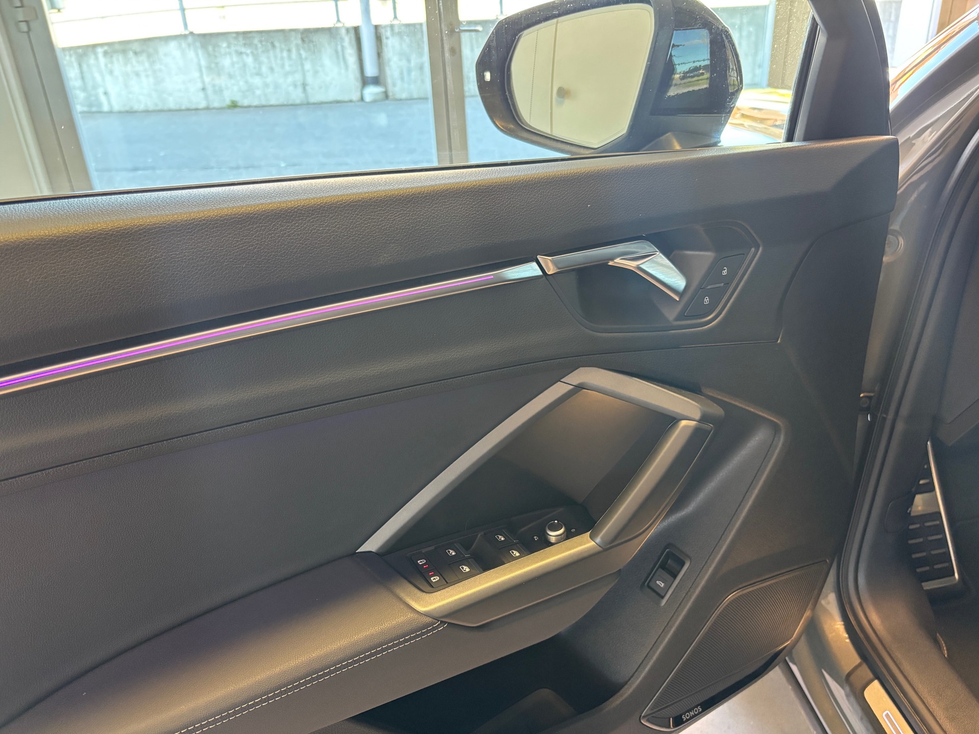 AUDI Q3 35 TFSI S line Attraction S-tronic-image-15