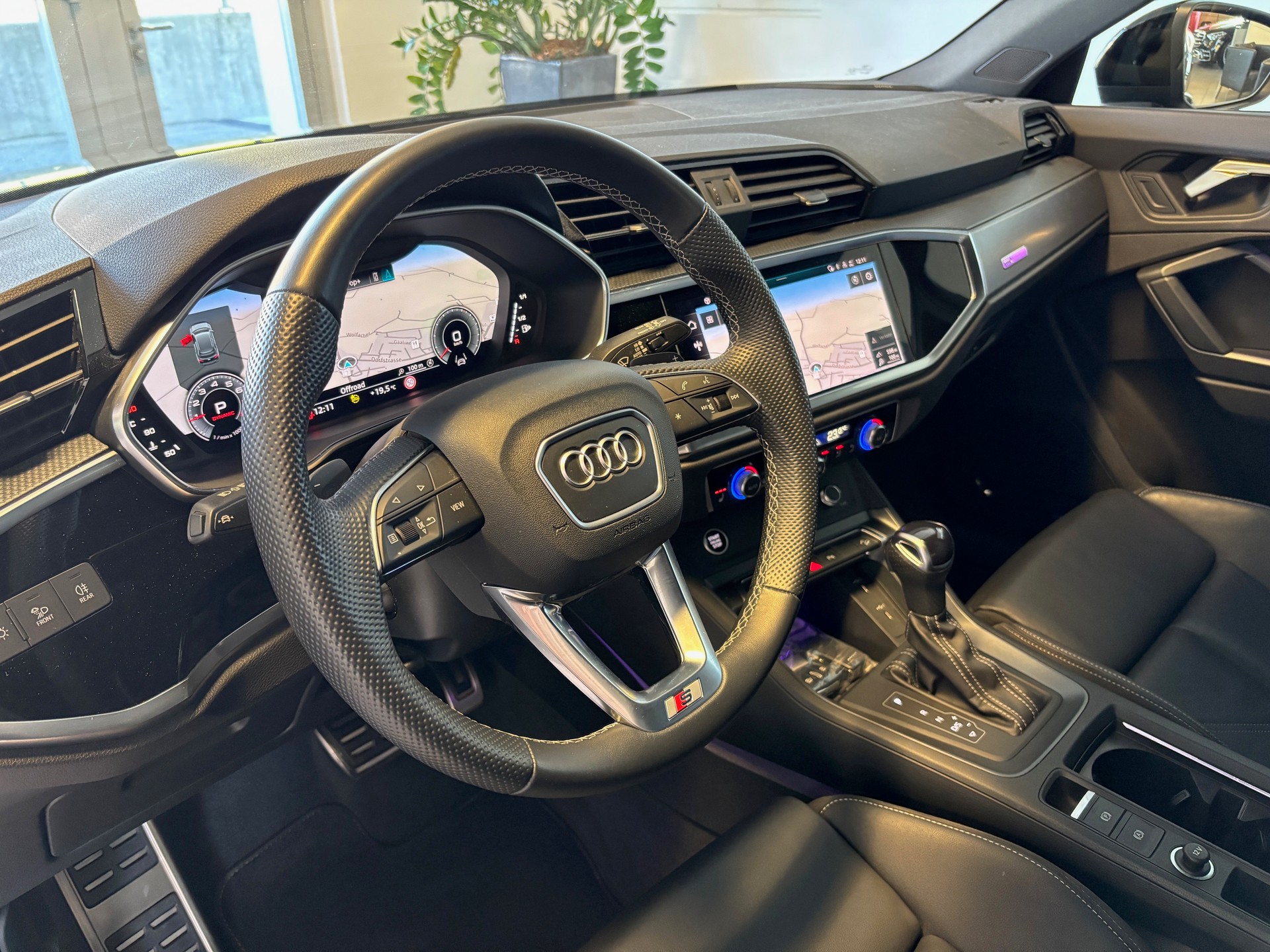 AUDI Q3 35 TFSI S line Attraction S-tronic-image-5
