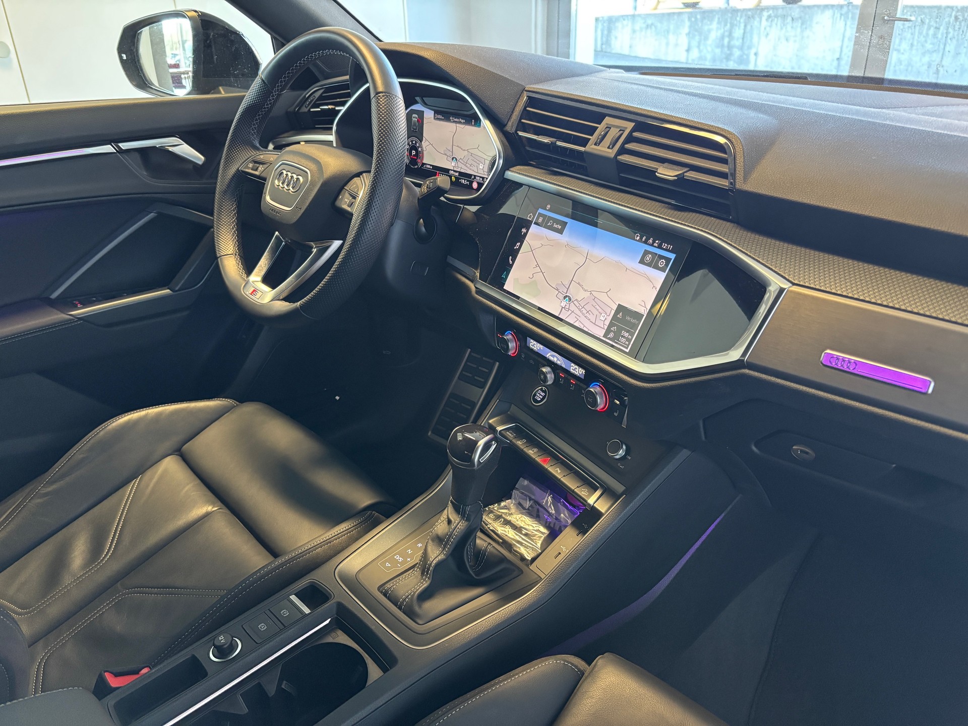 AUDI Q3 35 TFSI S line Attraction S-tronic-image-8