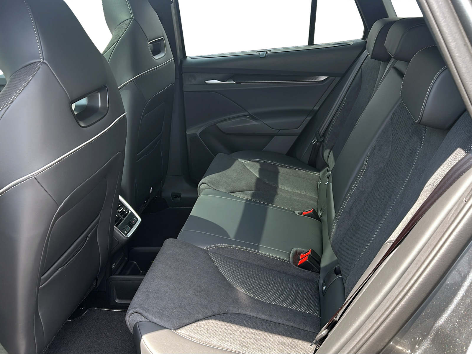 SKODA Enyaq 85x Sportline 4x4-image-4