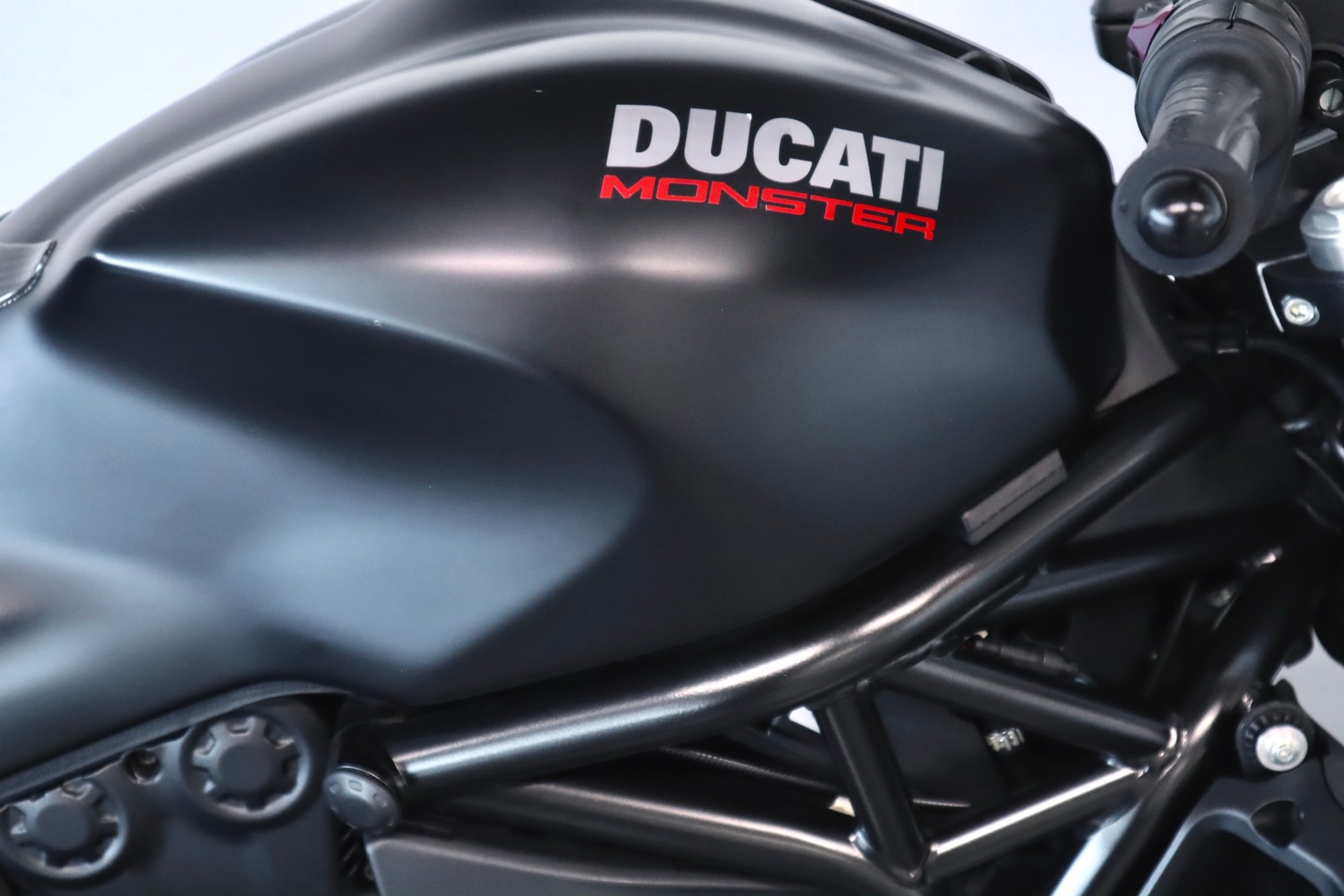 DUCATI Monster 821 | SCHWARZ MATT | TOP ZUSTAND-image-8