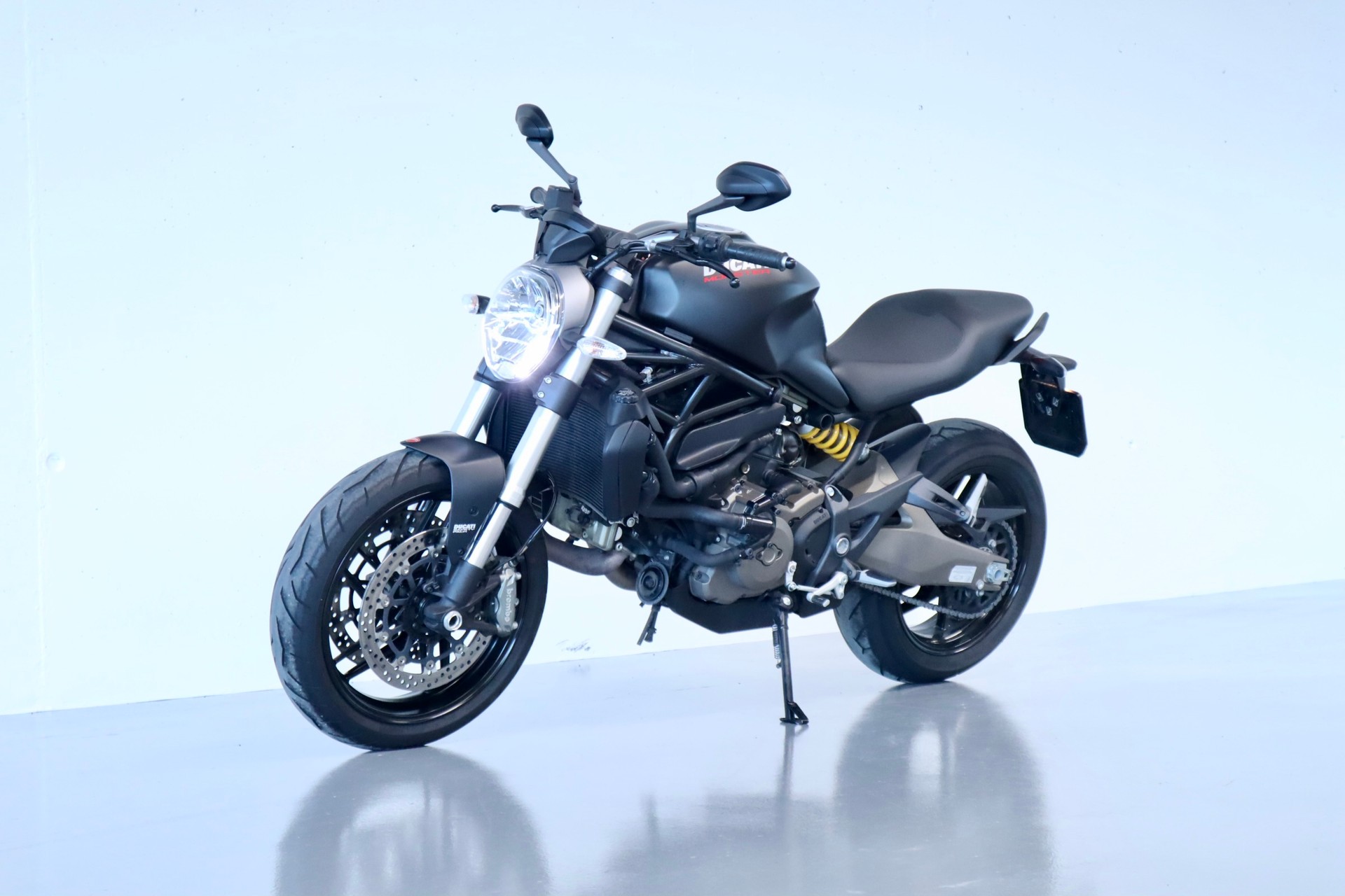 DUCATI Monster 821 | SCHWARZ MATT | TOP ZUSTAND-image-2