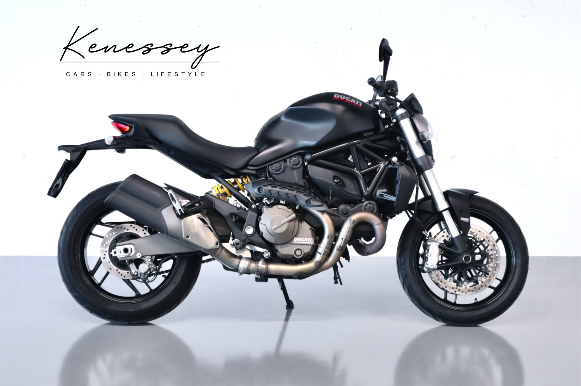 DUCATI Monster 821 | SCHWARZ MATT | TOP ZUSTAND