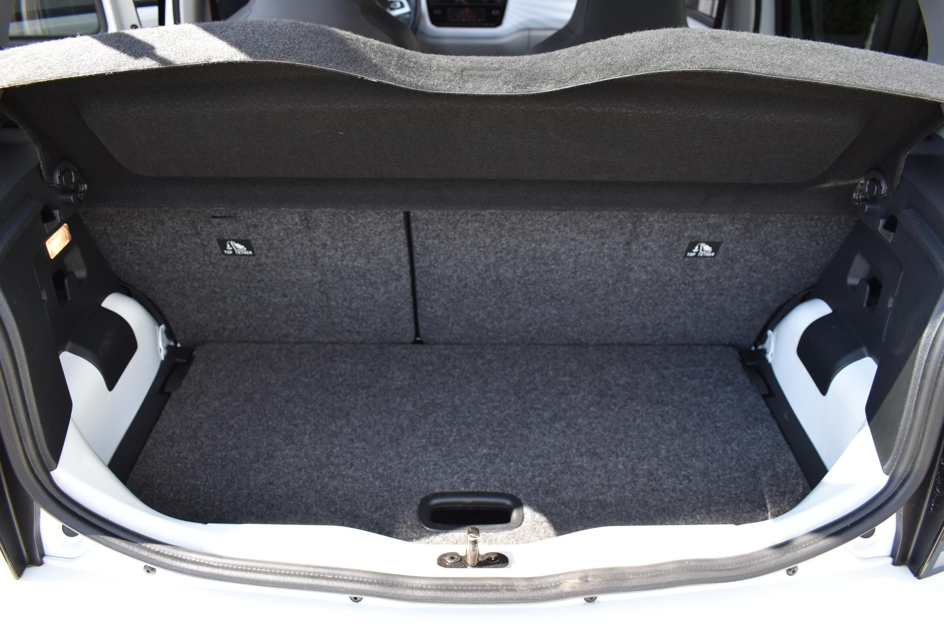 VW Up 1.0 MPI 65 BMT Beats-image-13