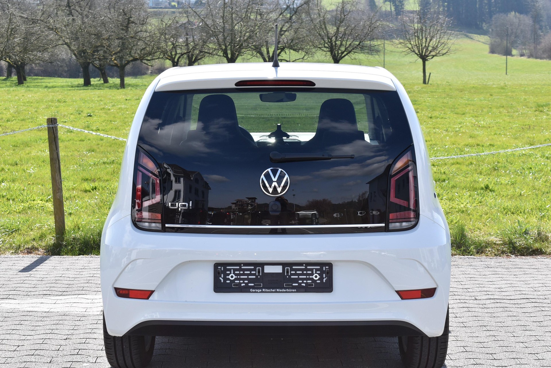 VW Up 1.0 MPI 65 BMT Beats-image-3