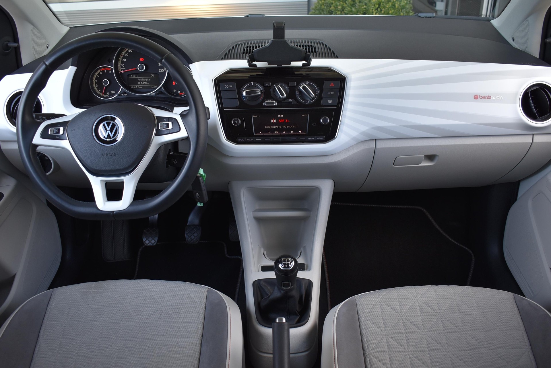 VW Up 1.0 MPI 65 BMT Beats-image-8