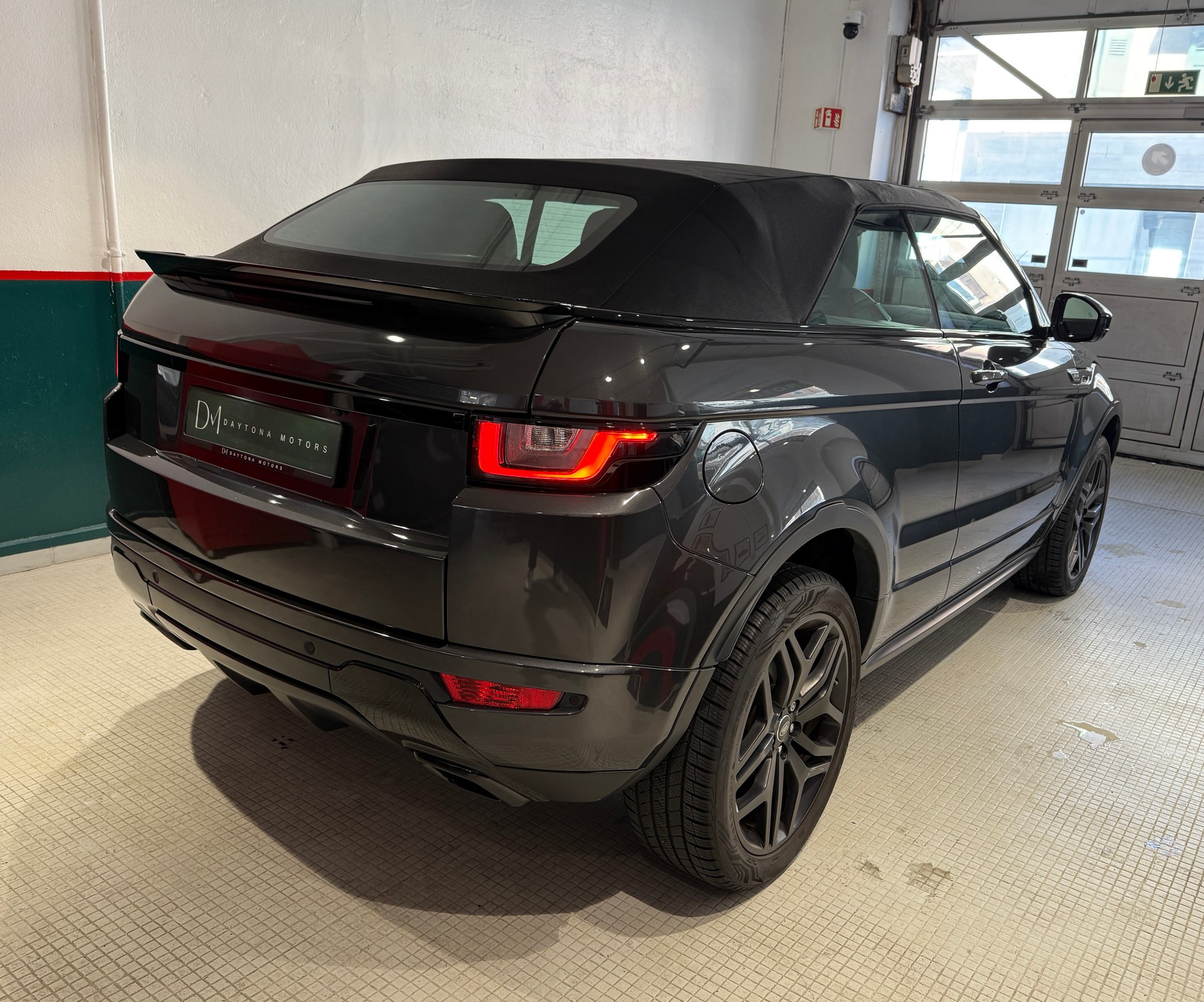 LAND ROVER Range Rover Evoque Hello Snow limited edition Convert. 2.0 Si4 SE Dynamic AT9-image-5