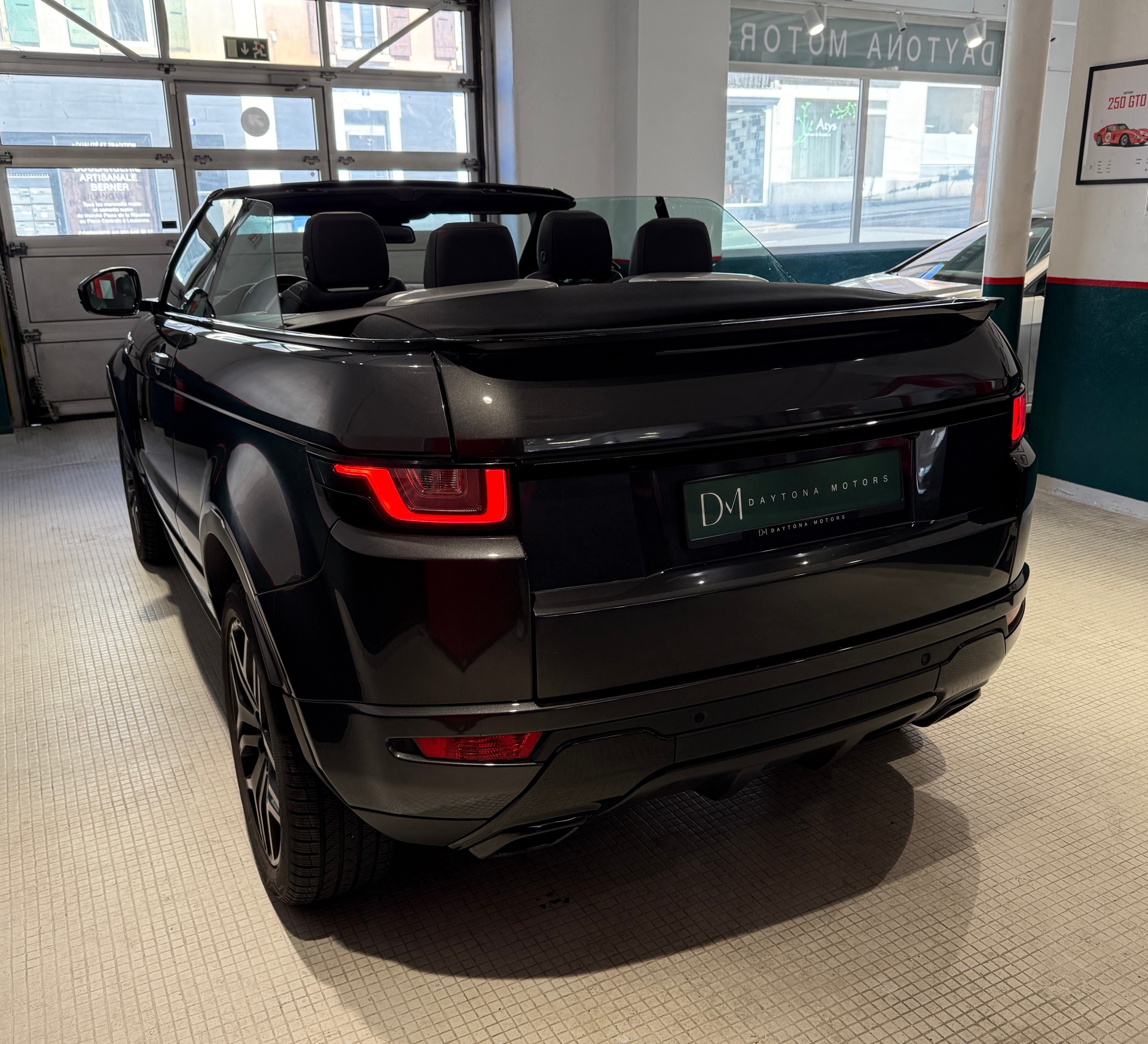 LAND ROVER Range Rover Evoque Hello Snow limited edition Convert. 2.0 Si4 SE Dynamic AT9-image-8