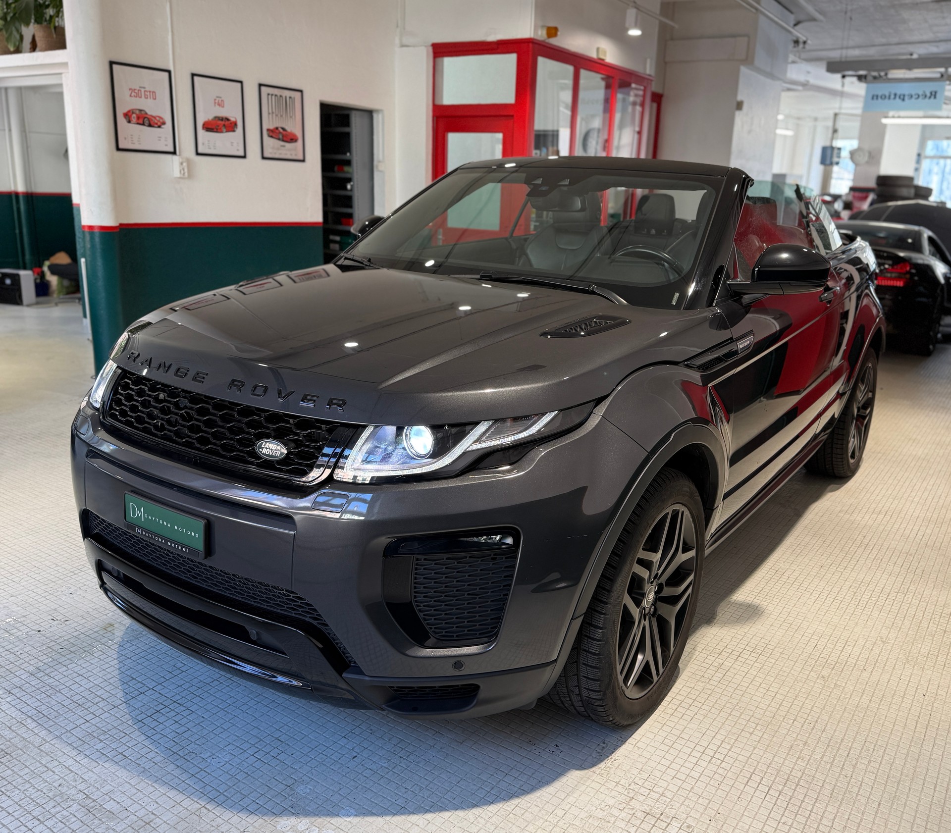 LAND ROVER Range Rover Evoque Hello Snow limited edition Convert. 2.0 Si4 SE Dynamic AT9-image-1