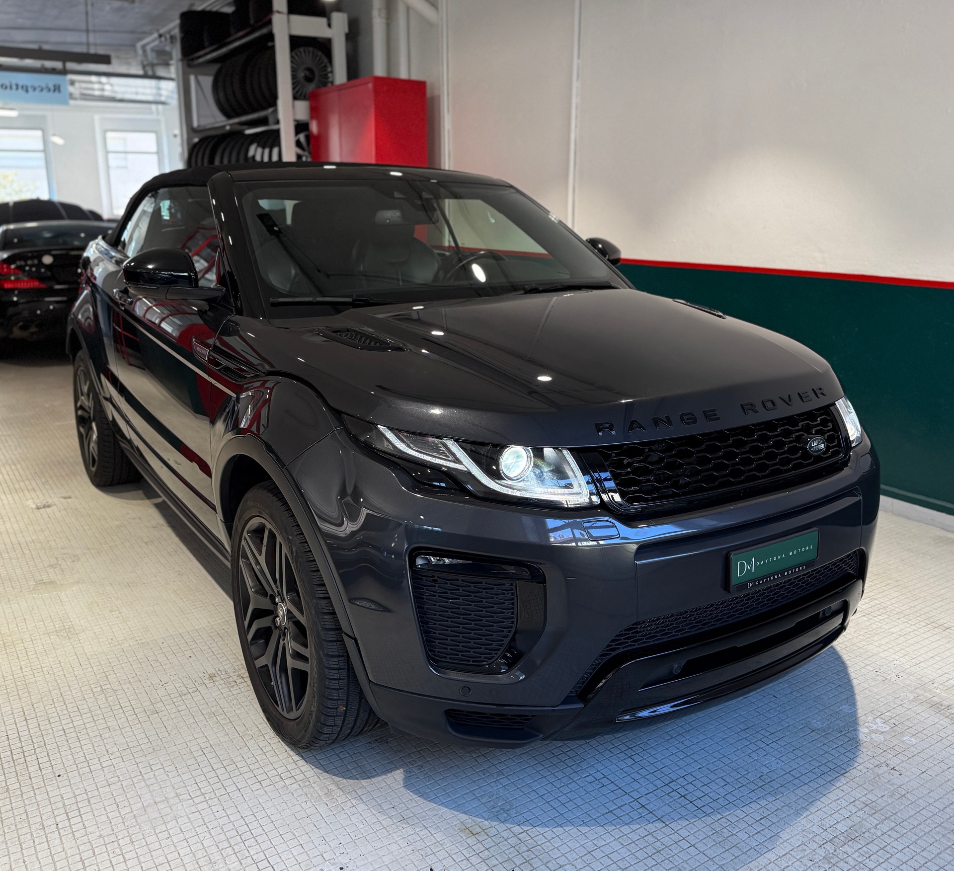 LAND ROVER Range Rover Evoque Hello Snow limited edition Convert. 2.0 Si4 SE Dynamic AT9-image-2