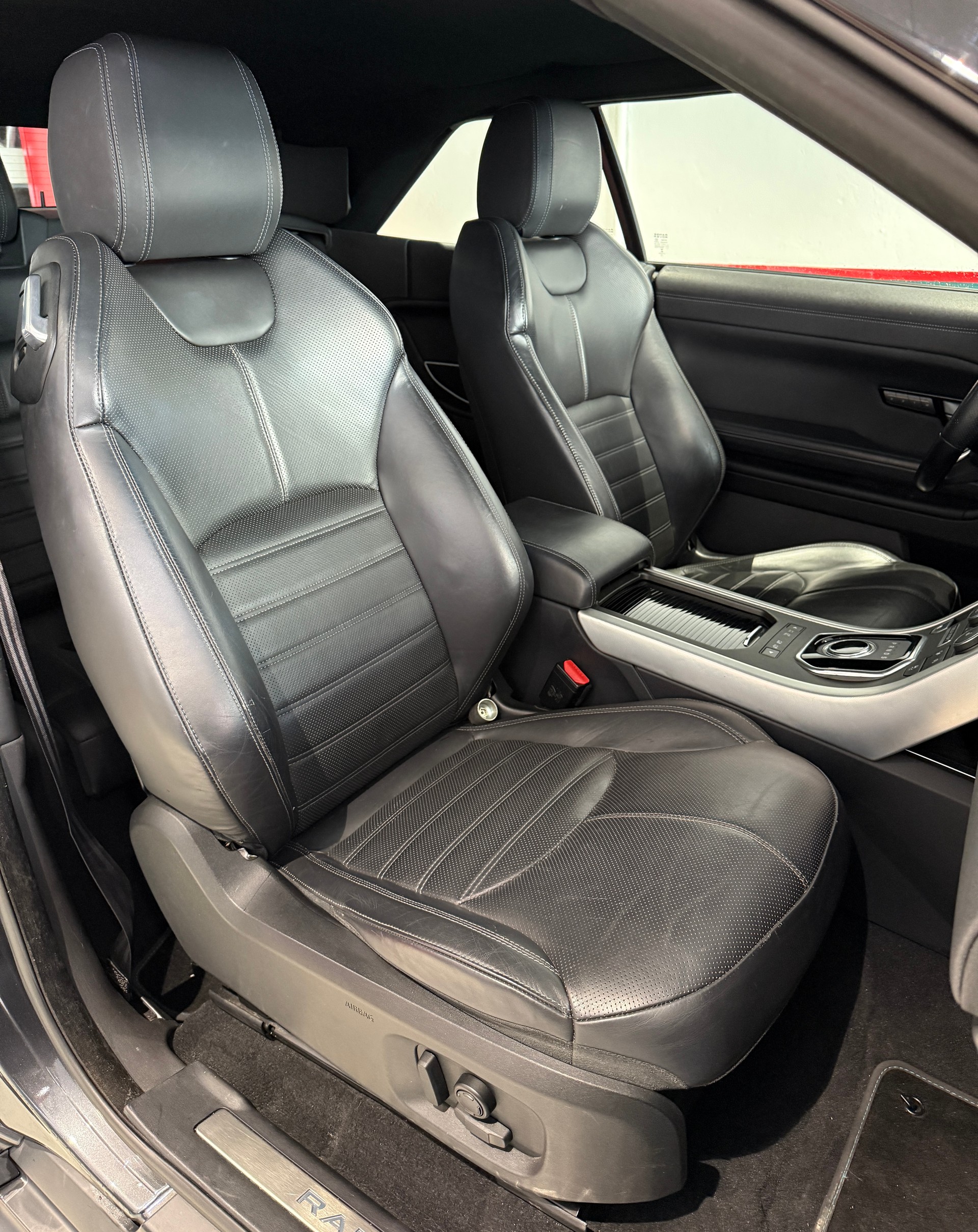 LAND ROVER Range Rover Evoque Hello Snow limited edition Convert. 2.0 Si4 SE Dynamic AT9-image-20