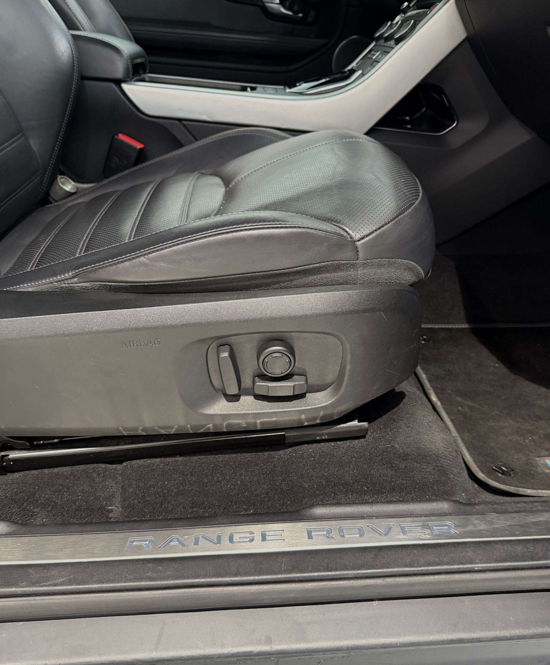 LAND ROVER Range Rover Evoque Hello Snow limited edition Convert. 2.0 Si4 SE Dynamic AT9-image-19