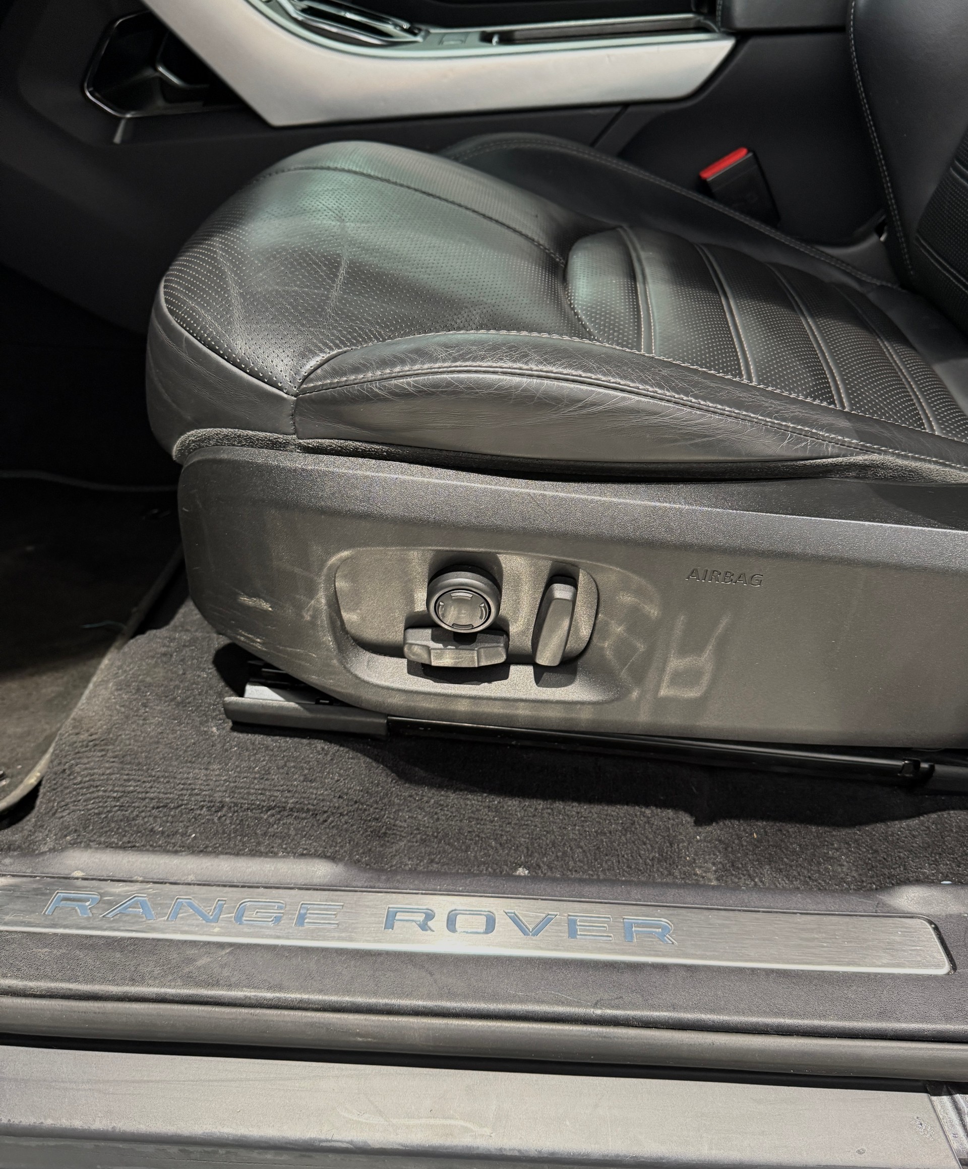 LAND ROVER Range Rover Evoque Hello Snow limited edition Convert. 2.0 Si4 SE Dynamic AT9-image-17