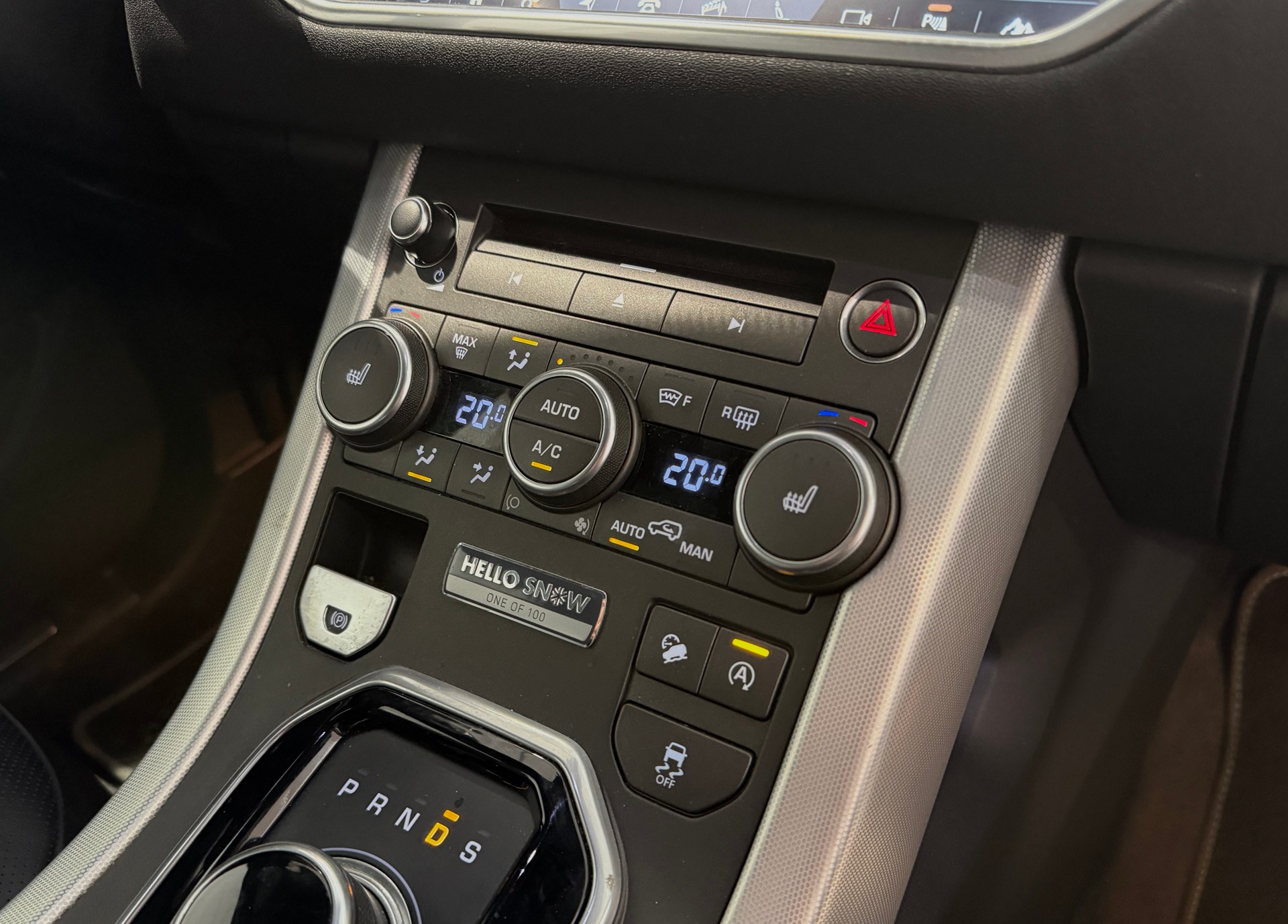 LAND ROVER Range Rover Evoque Hello Snow limited edition Convert. 2.0 Si4 SE Dynamic AT9-image-14