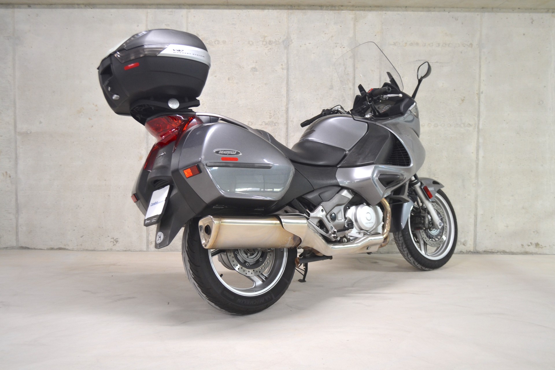 HONDA NT 700 A Deauville-showroom-element-3